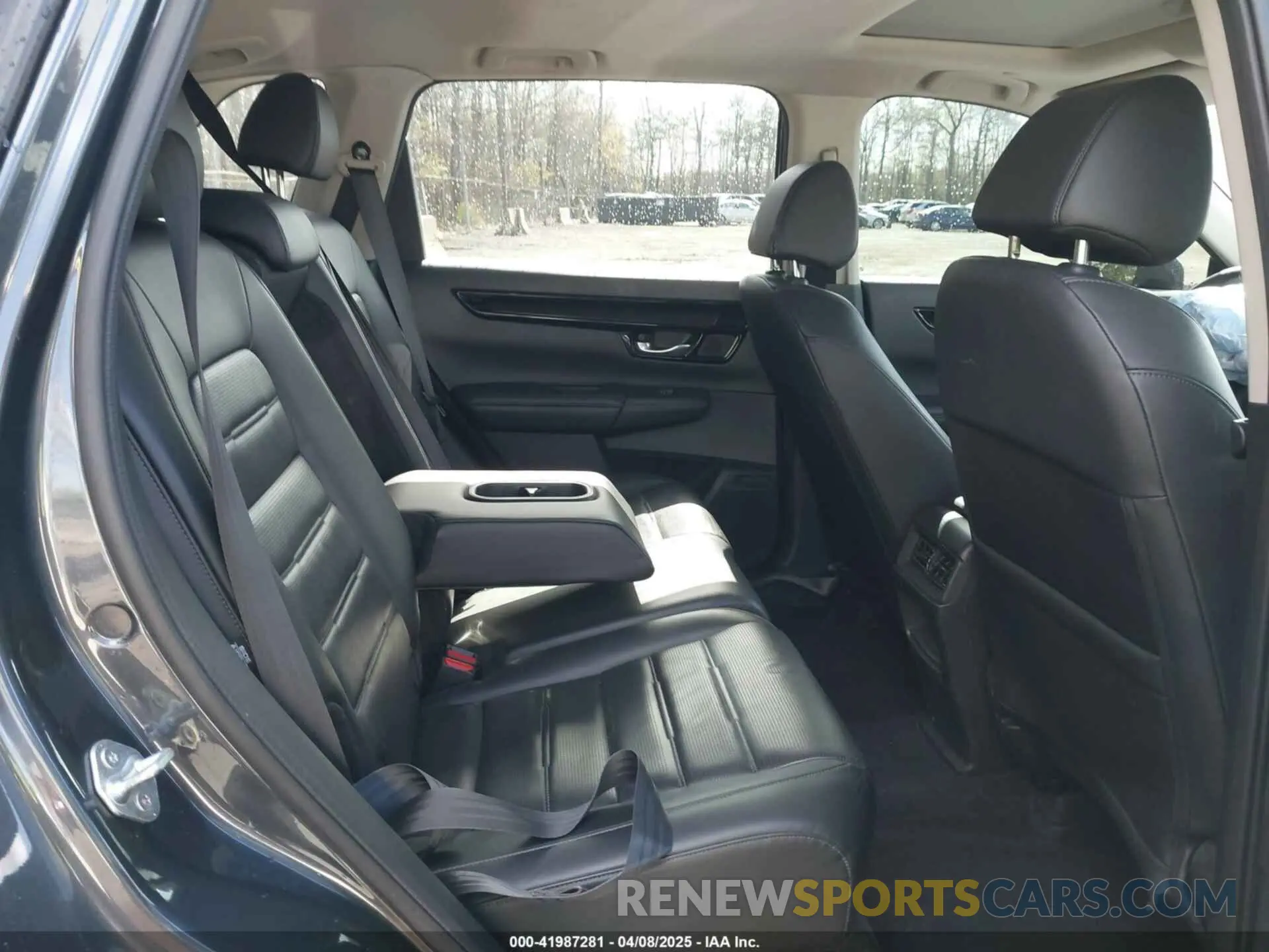 8 Photograph of a damaged car 2HKRS4H73PH410959 HONDA CR-V 2023