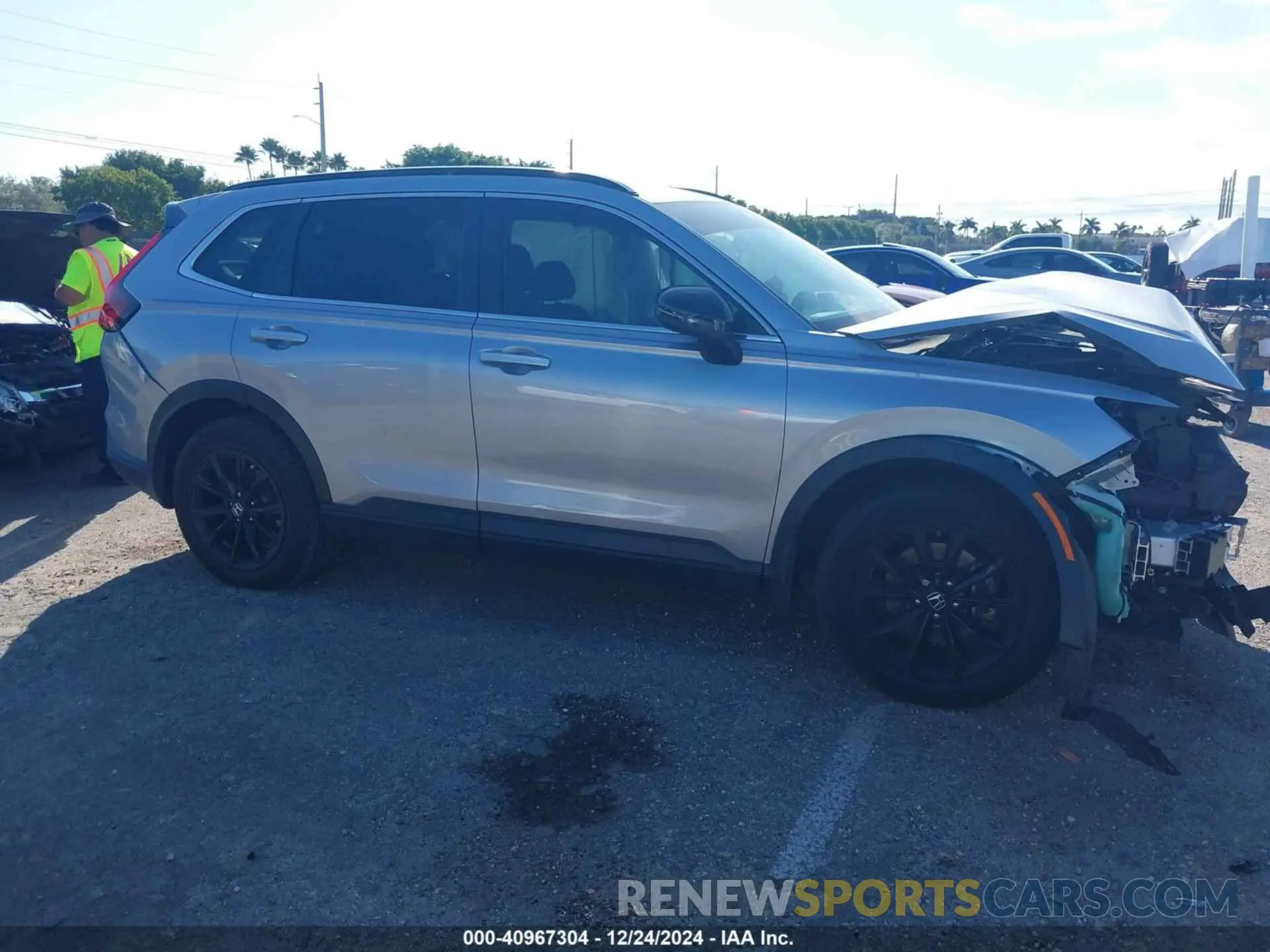 1 Photograph of a damaged car 2HKRS5H50PH714626 HONDA CR-V 2023