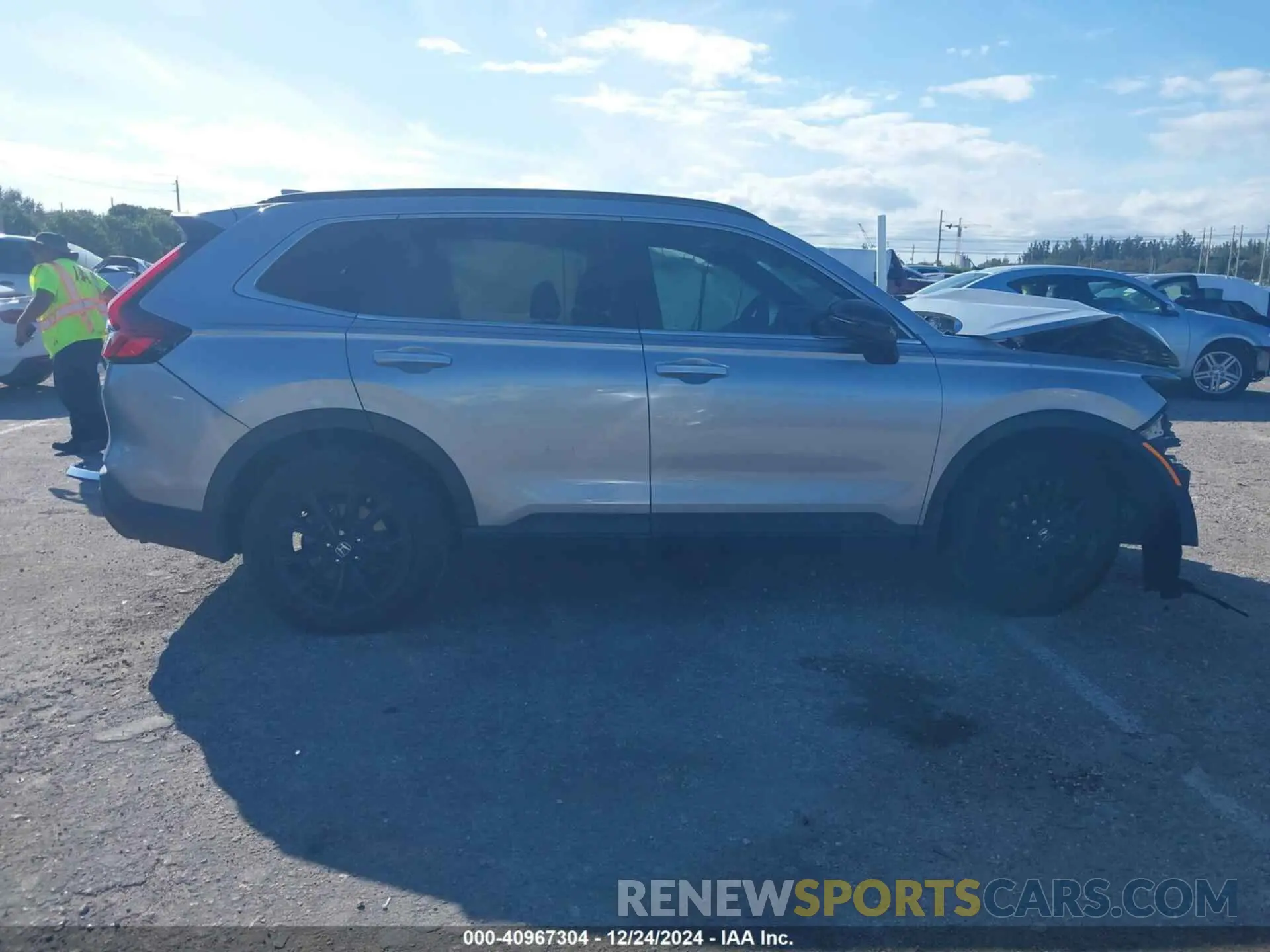 13 Photograph of a damaged car 2HKRS5H50PH714626 HONDA CR-V 2023
