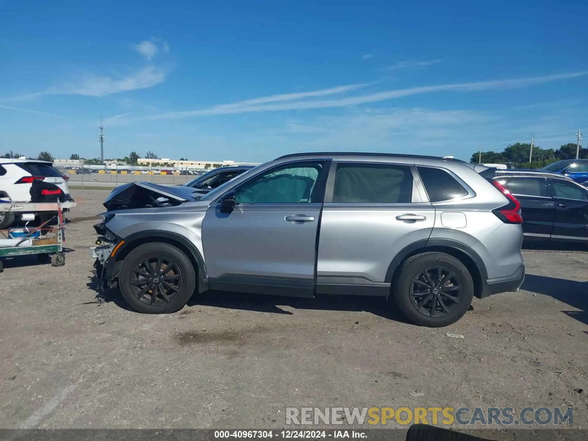14 Photograph of a damaged car 2HKRS5H50PH714626 HONDA CR-V 2023