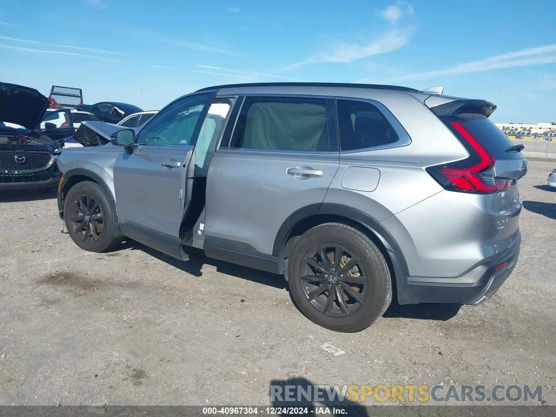 3 Photograph of a damaged car 2HKRS5H50PH714626 HONDA CR-V 2023