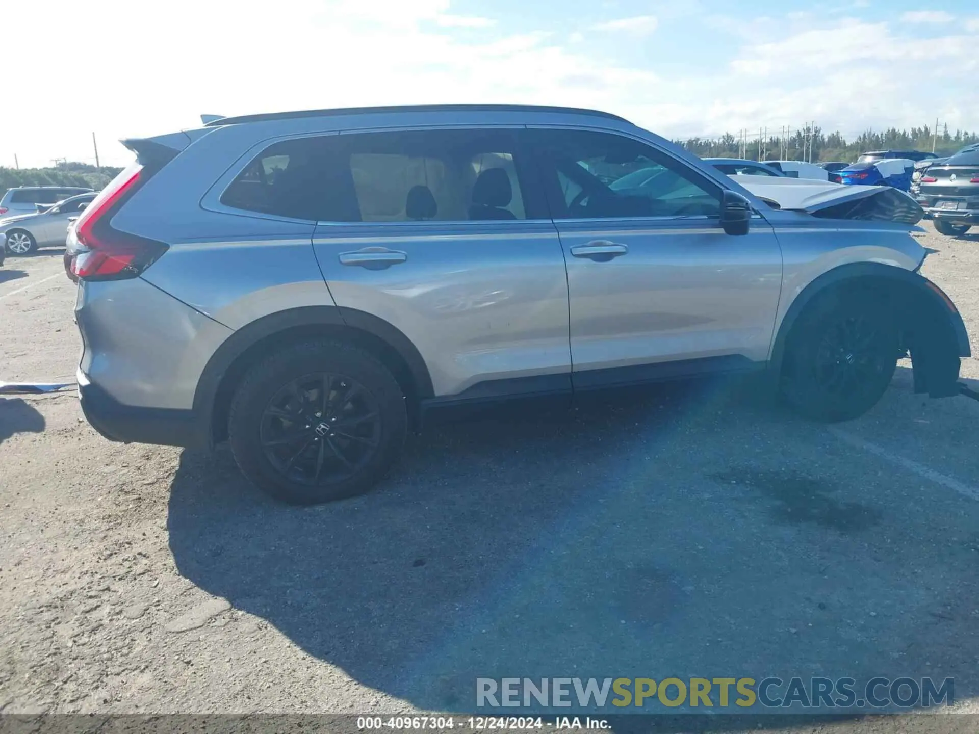 4 Photograph of a damaged car 2HKRS5H50PH714626 HONDA CR-V 2023