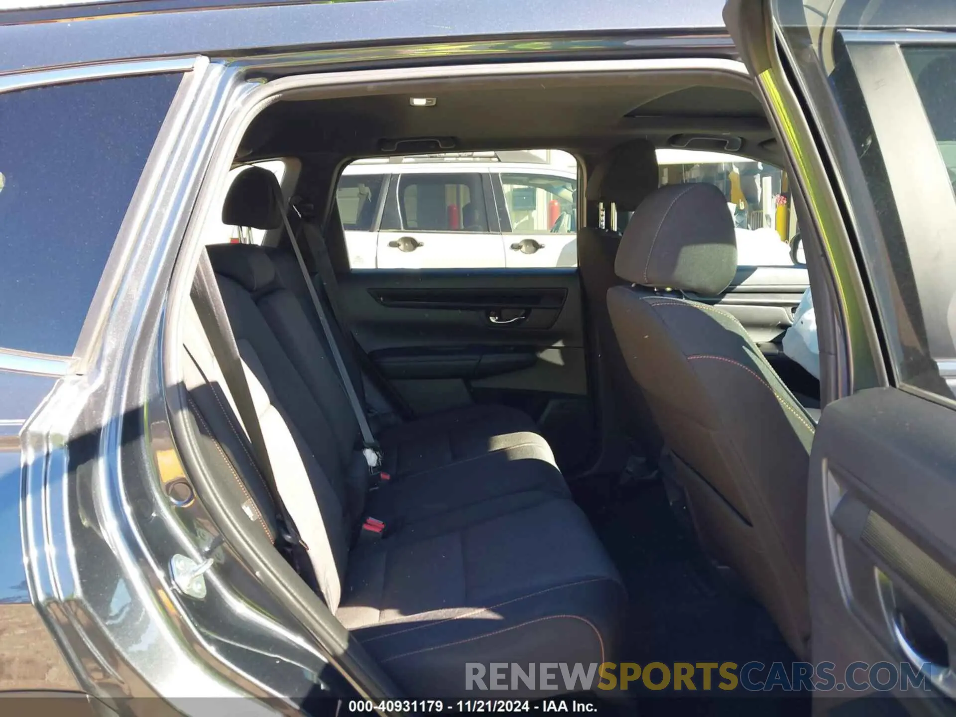 8 Photograph of a damaged car 2HKRS5H59PH707884 HONDA CR-V 2023