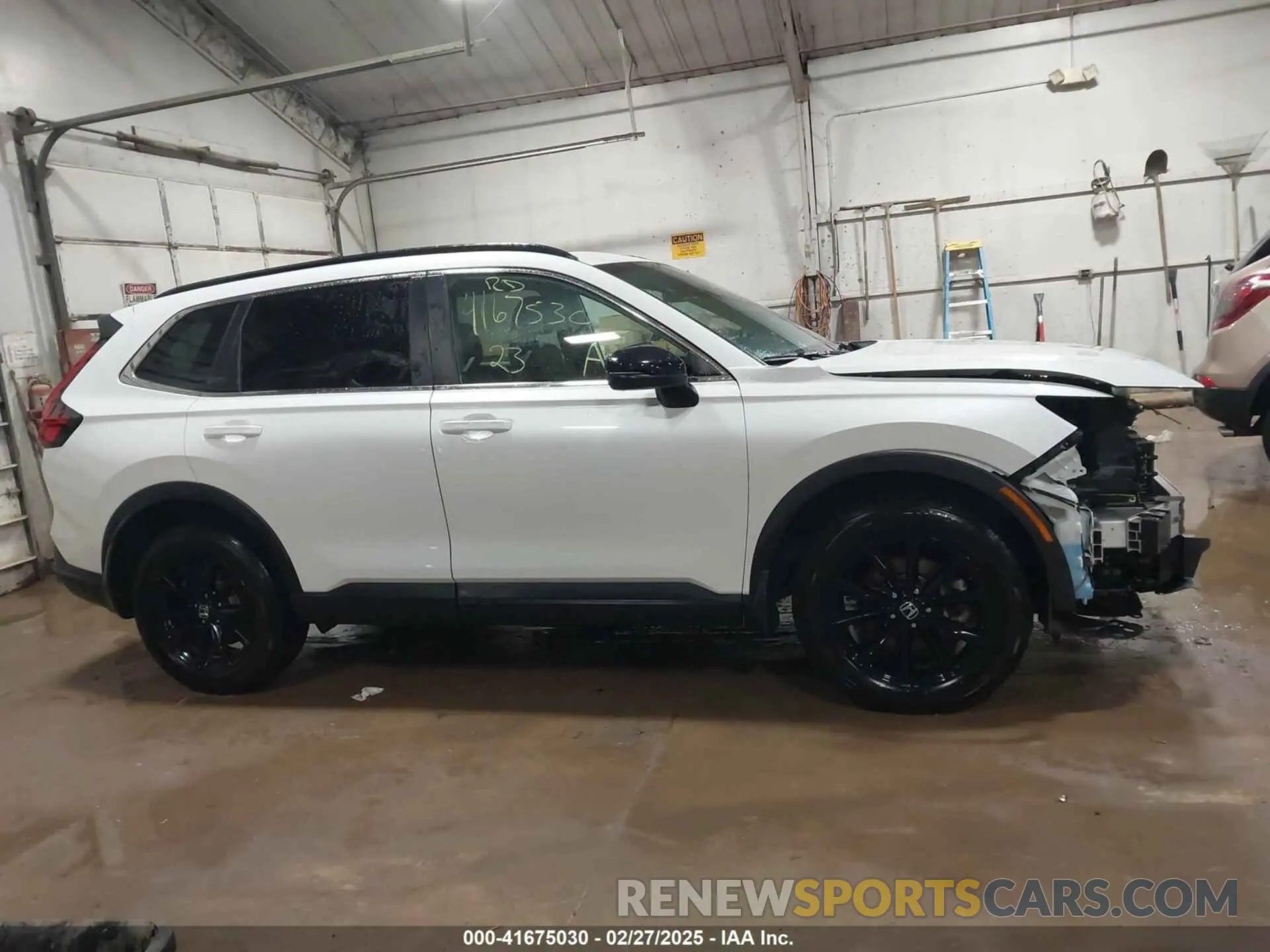 13 Photograph of a damaged car 2HKRS6H5XPH813797 HONDA CR-V 2023