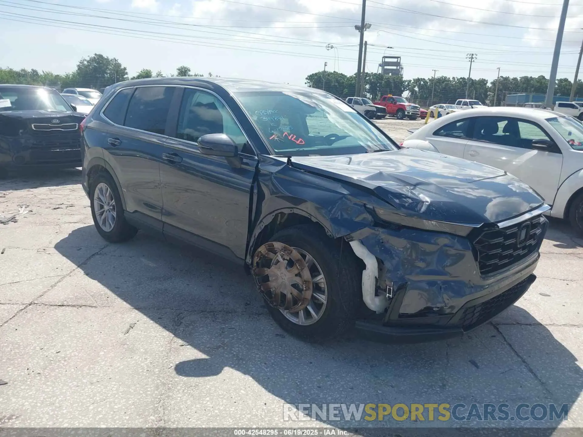 1 Photograph of a damaged car 5J6RS3H44PL003755 HONDA CR-V 2023