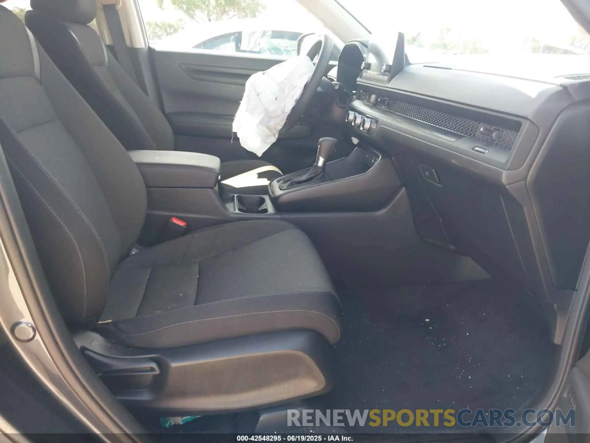 5 Photograph of a damaged car 5J6RS3H44PL003755 HONDA CR-V 2023