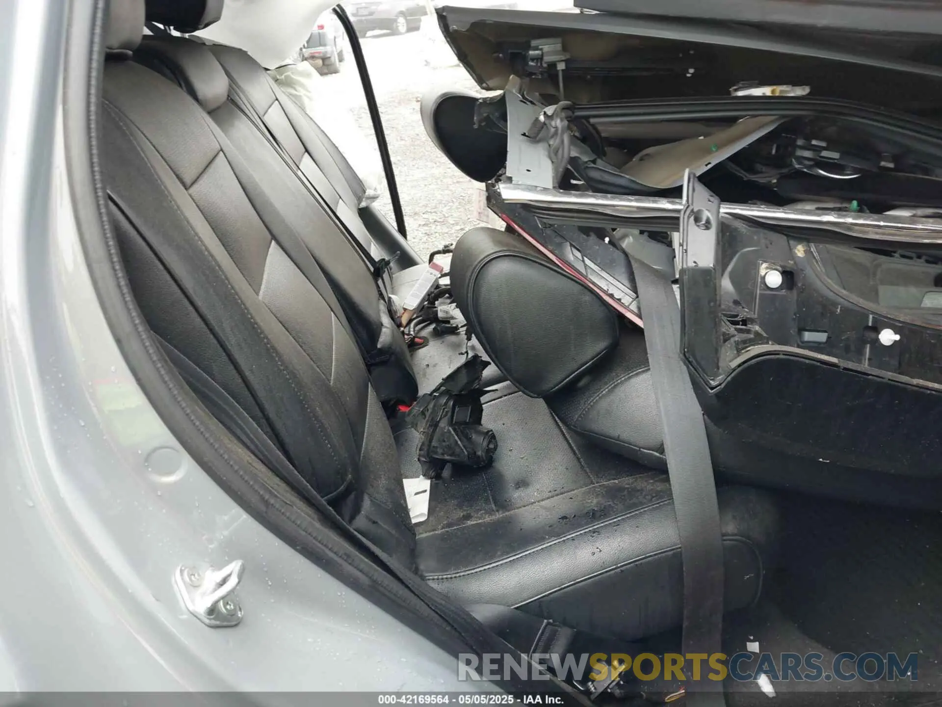 8 Photograph of a damaged car 5J6RS3H45PL002971 HONDA CR-V 2023