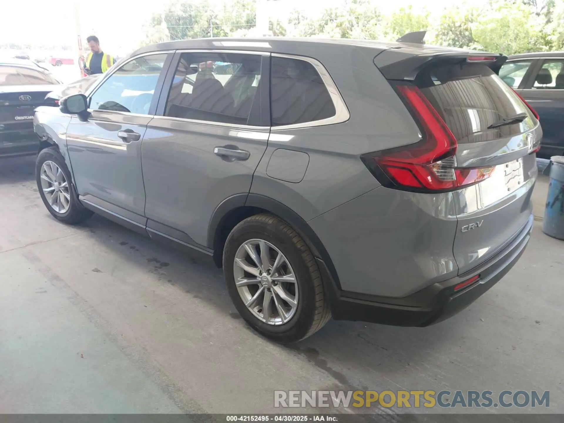 3 Фотография поврежденного автомобиля 5J6RS3H73PL003000 HONDA CR-V 2023