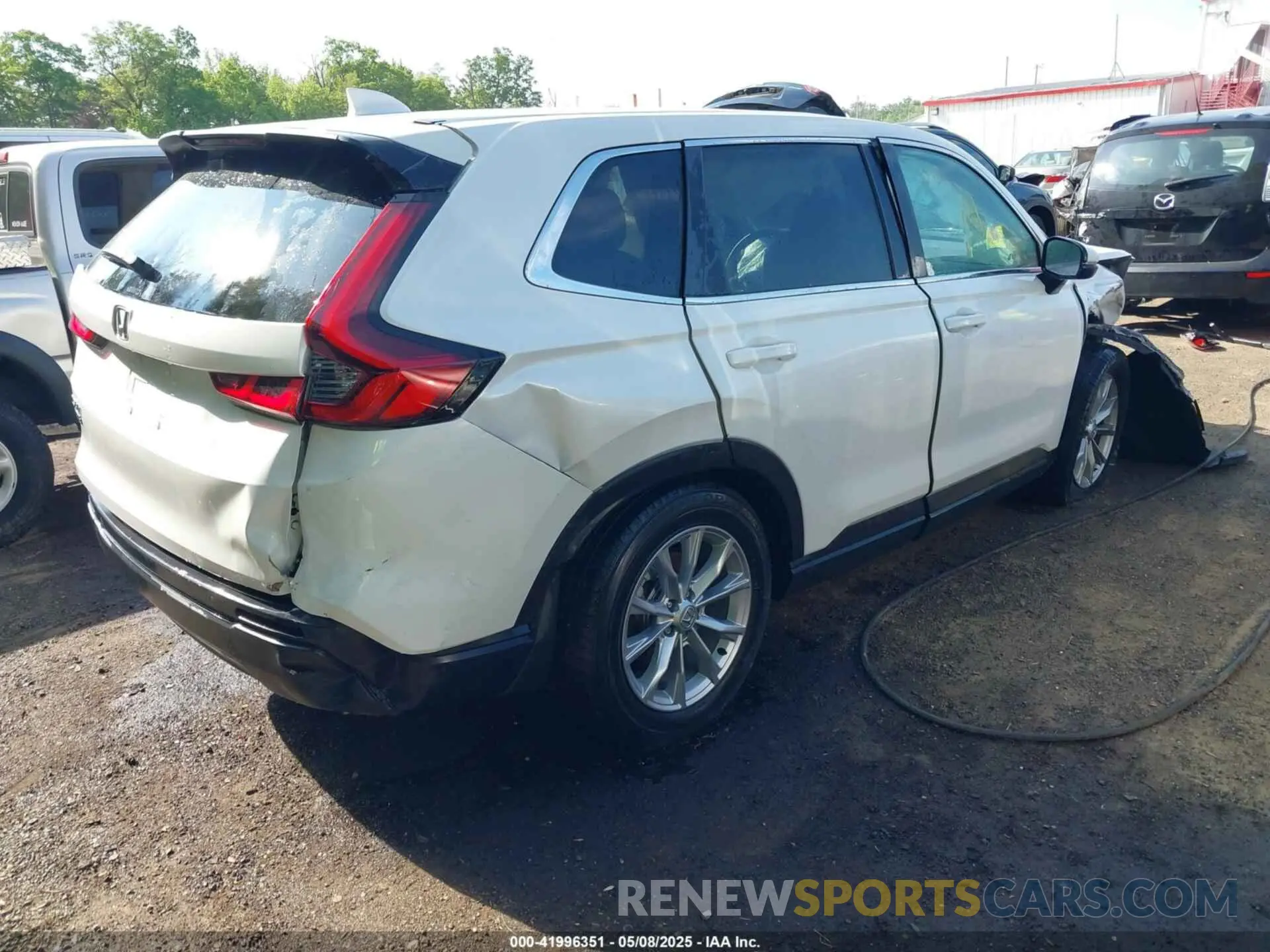 4 Photograph of a damaged car 5J6RS4H7XPL002741 HONDA CR-V 2023