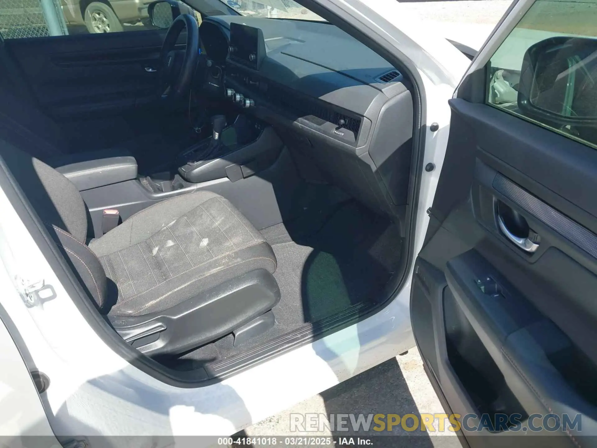 5 Фотография поврежденного автомобиля 5J6RS5H58PL000121 HONDA CR-V 2023