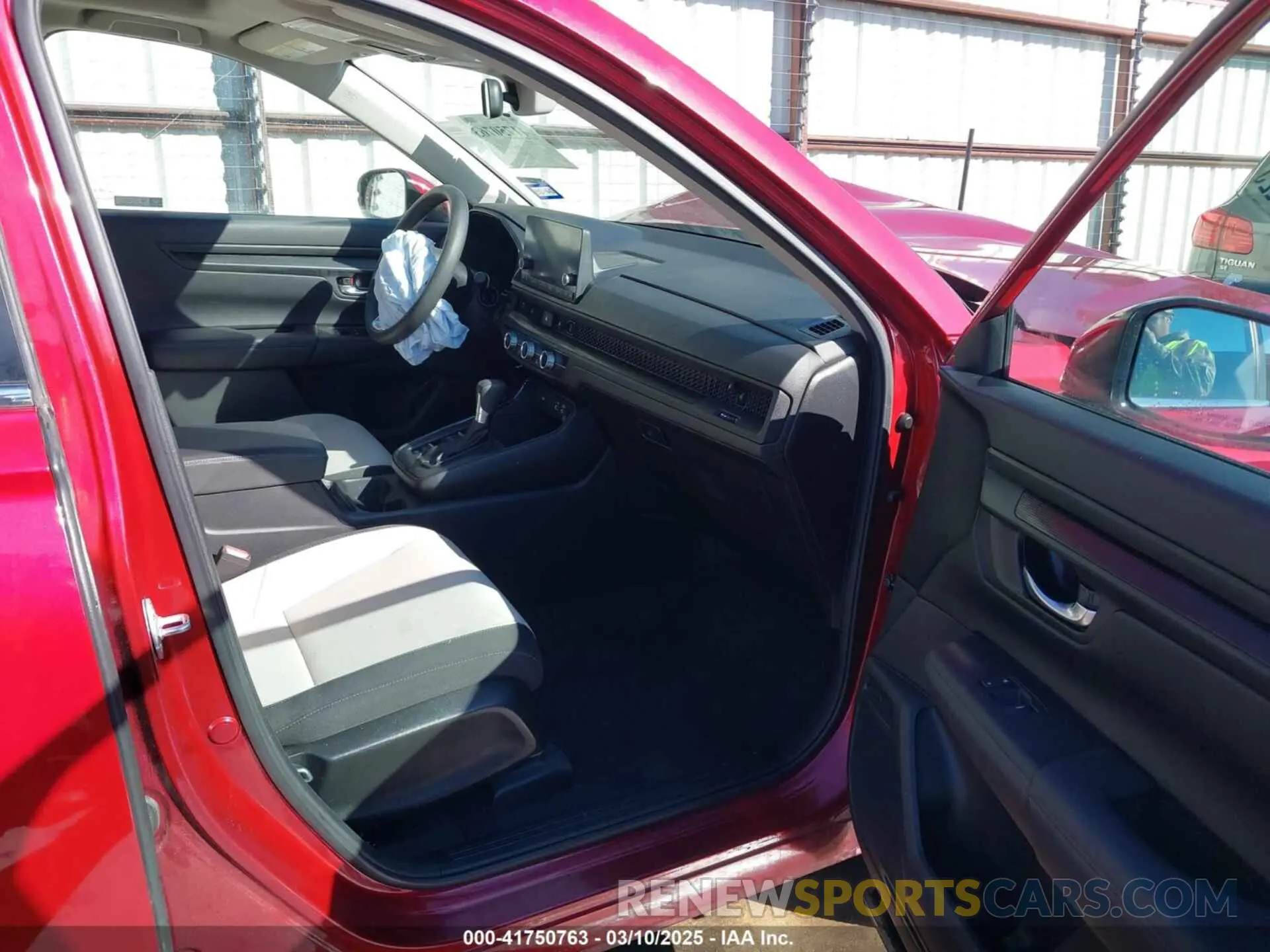 5 Photograph of a damaged car 7FARS3H42PE005307 HONDA CR-V 2023