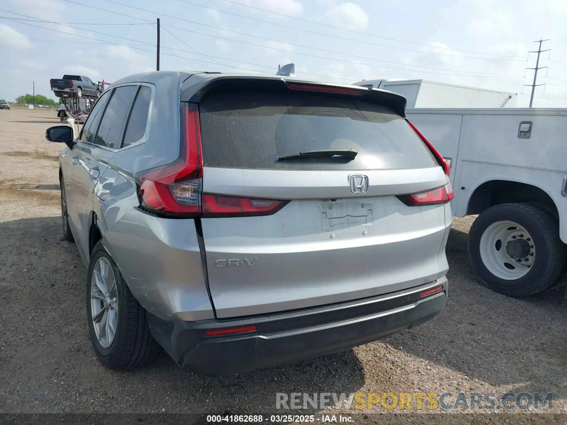 3 Photograph of a damaged car 7FARS3H75PE011368 HONDA CR-V 2023