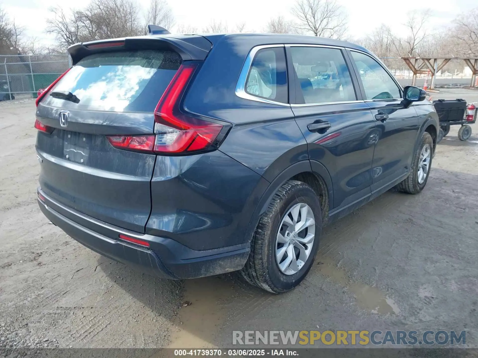 4 Photograph of a damaged car 7FARS4H27PE018848 HONDA CR-V 2023