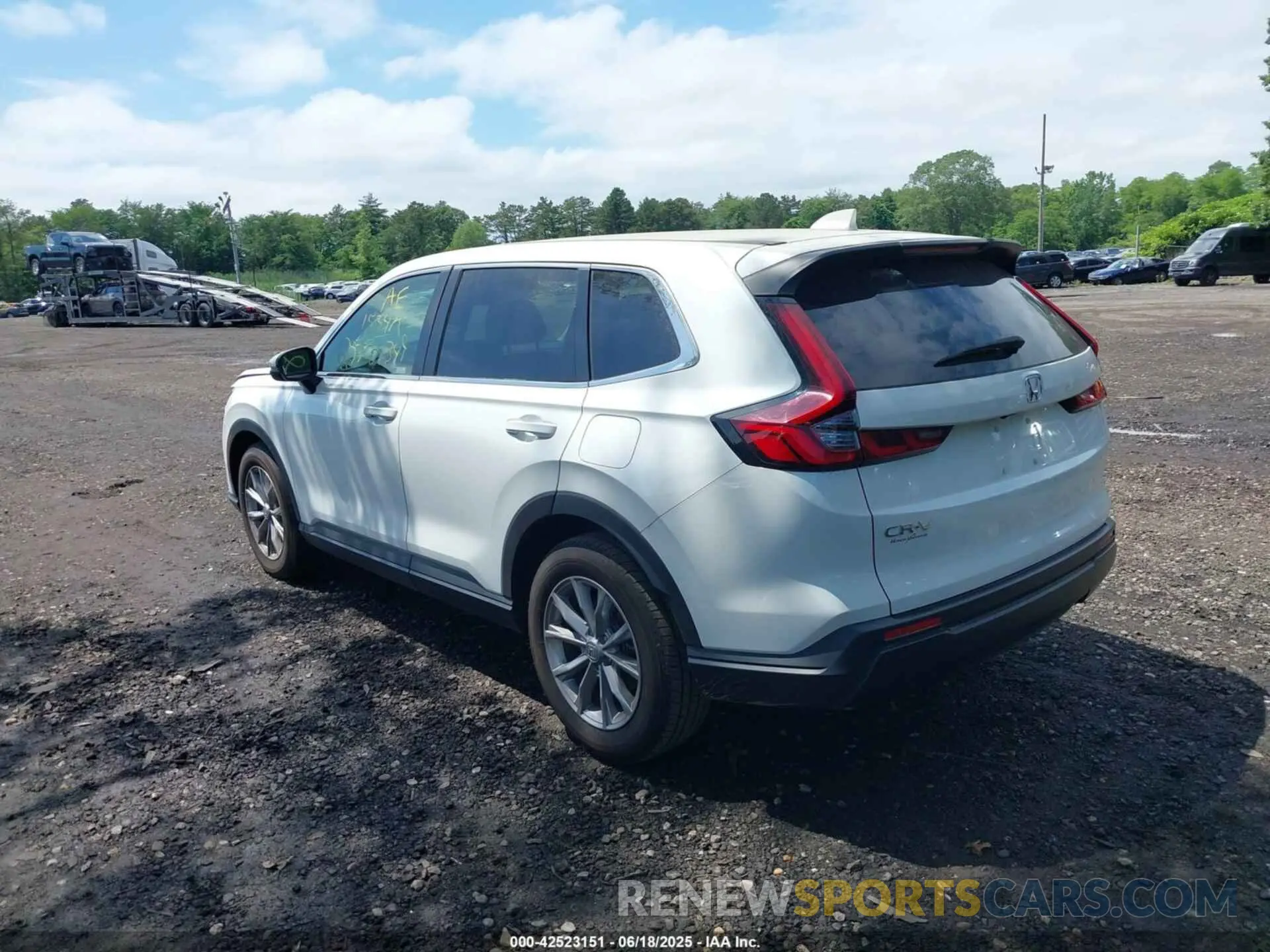 3 Photograph of a damaged car 7FARS4H40PE000449 HONDA CR-V 2023