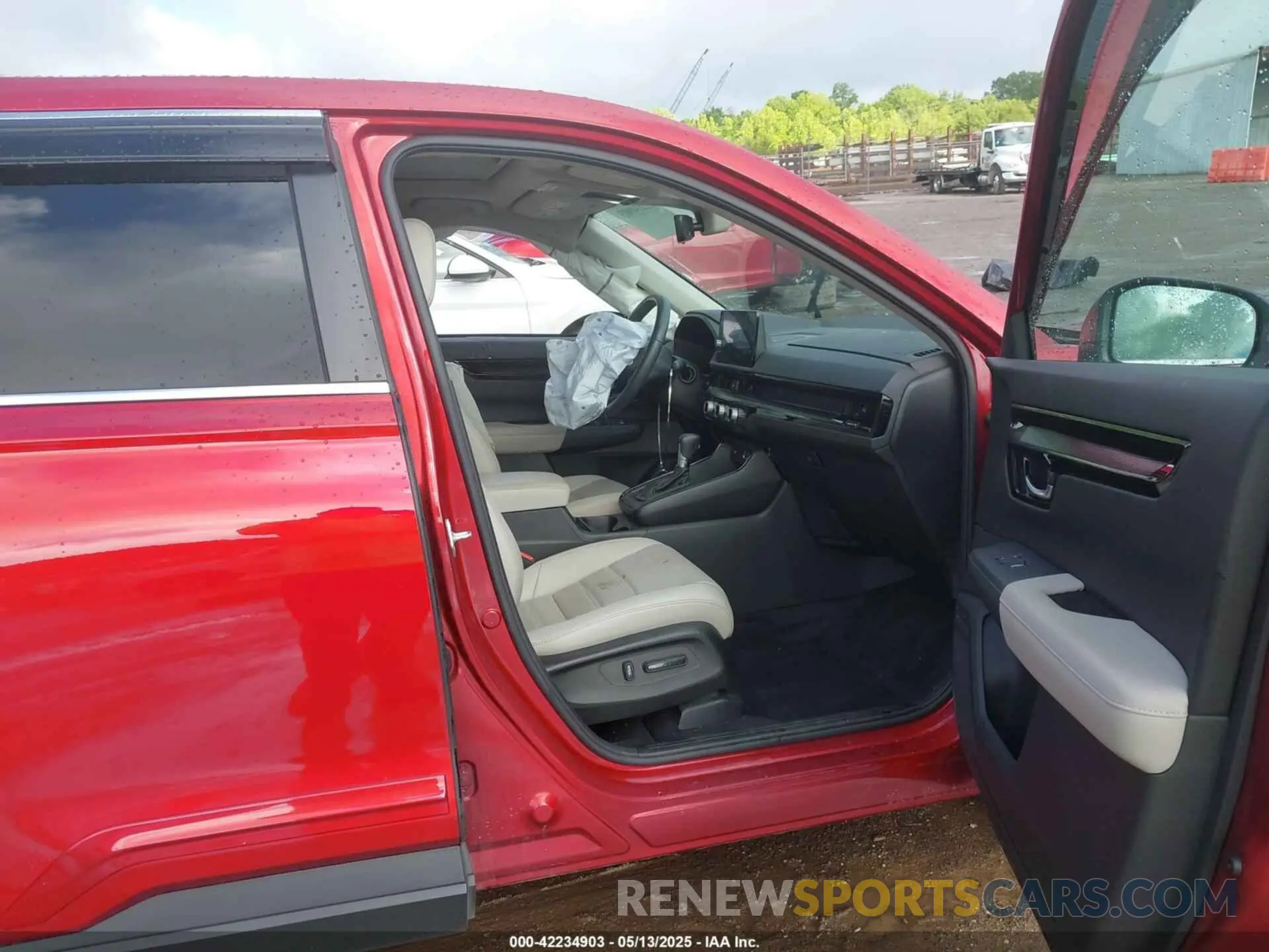 5 Photograph of a damaged car 7FARS4H70PE006259 HONDA CR-V 2023