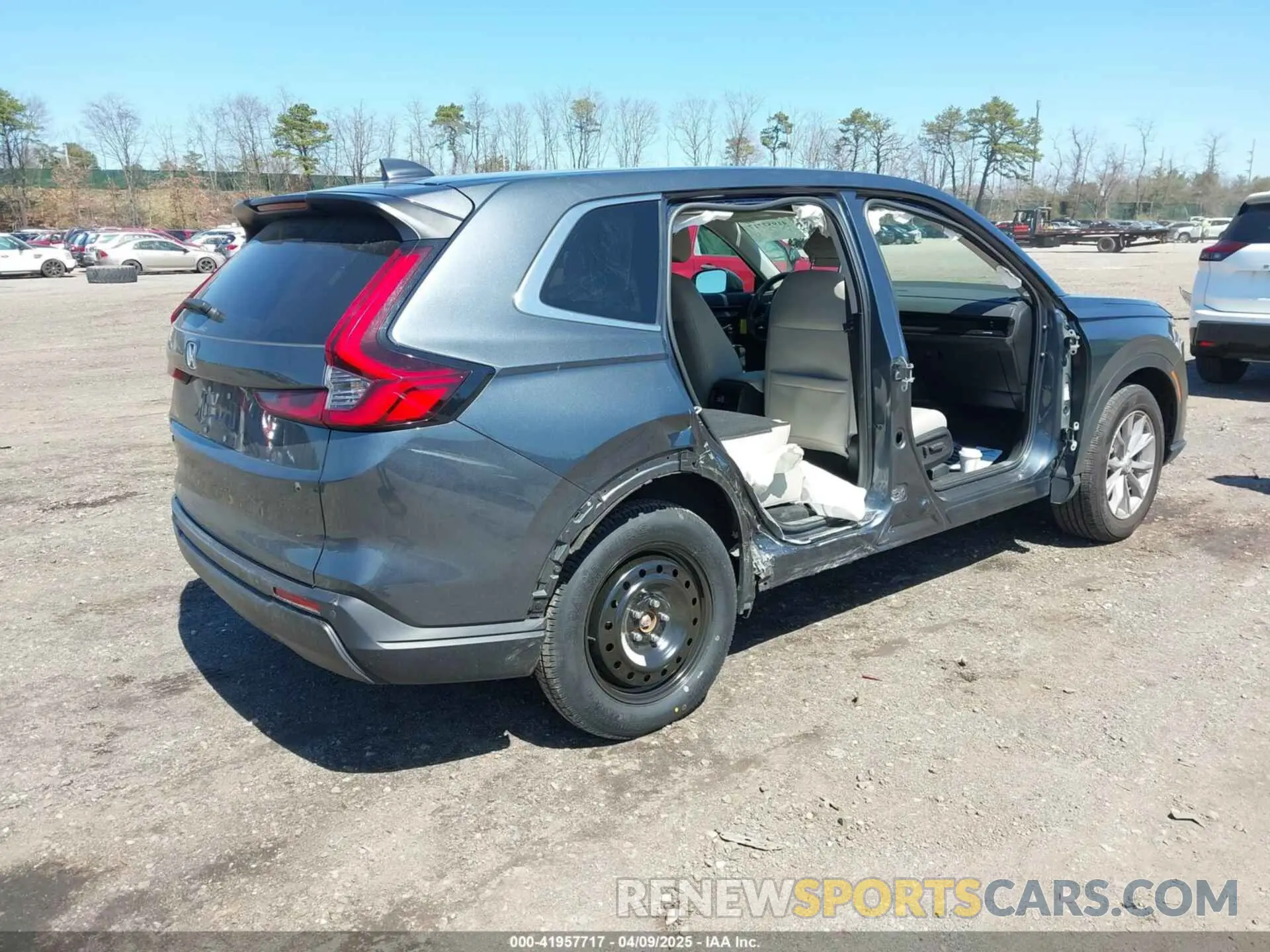4 Фотография поврежденного автомобиля 07FARS4H70RE00069 HONDA CR-V 2024