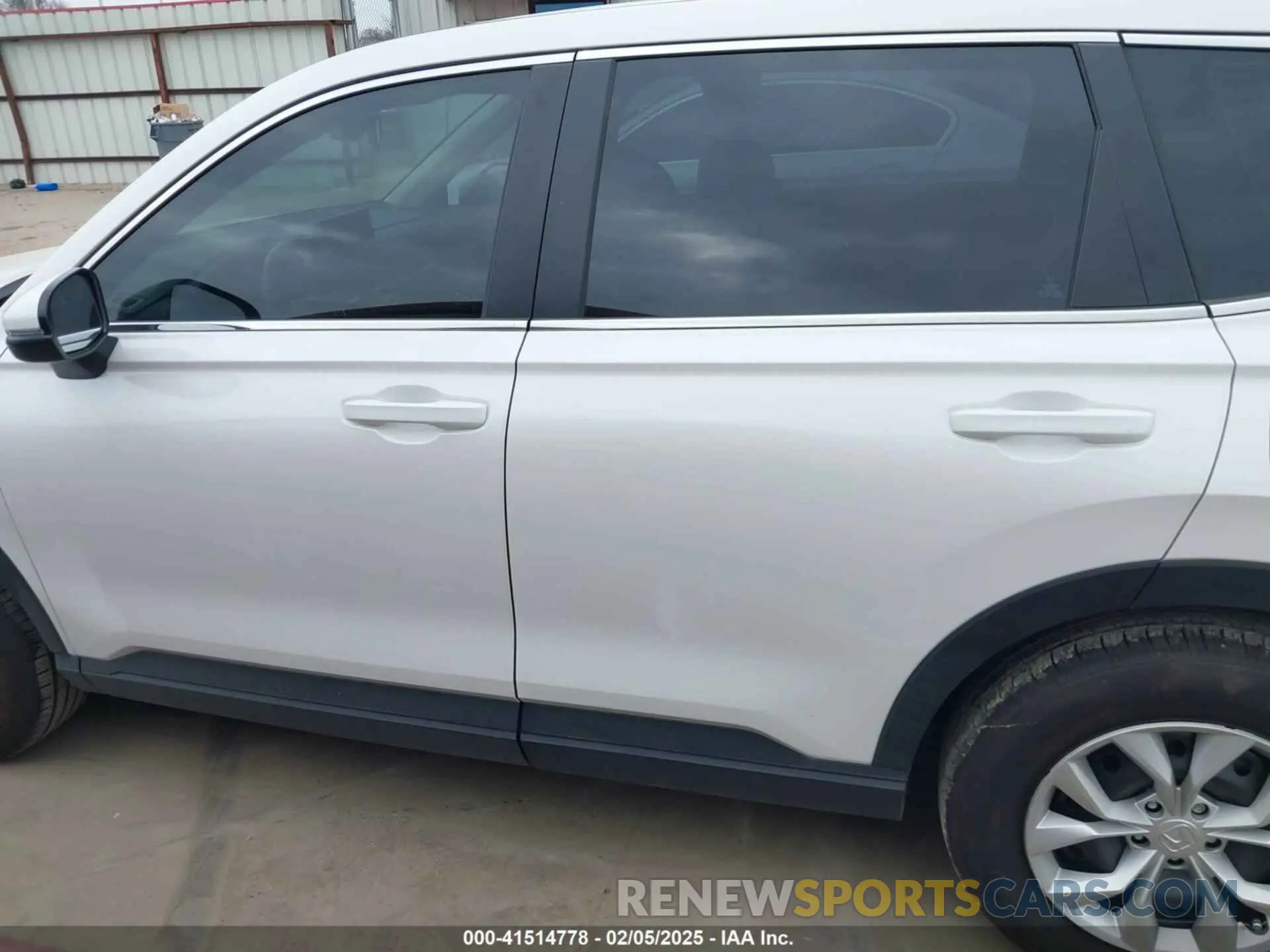 14 Photograph of a damaged car 2HKRS3H21RH323630 HONDA CR-V 2024