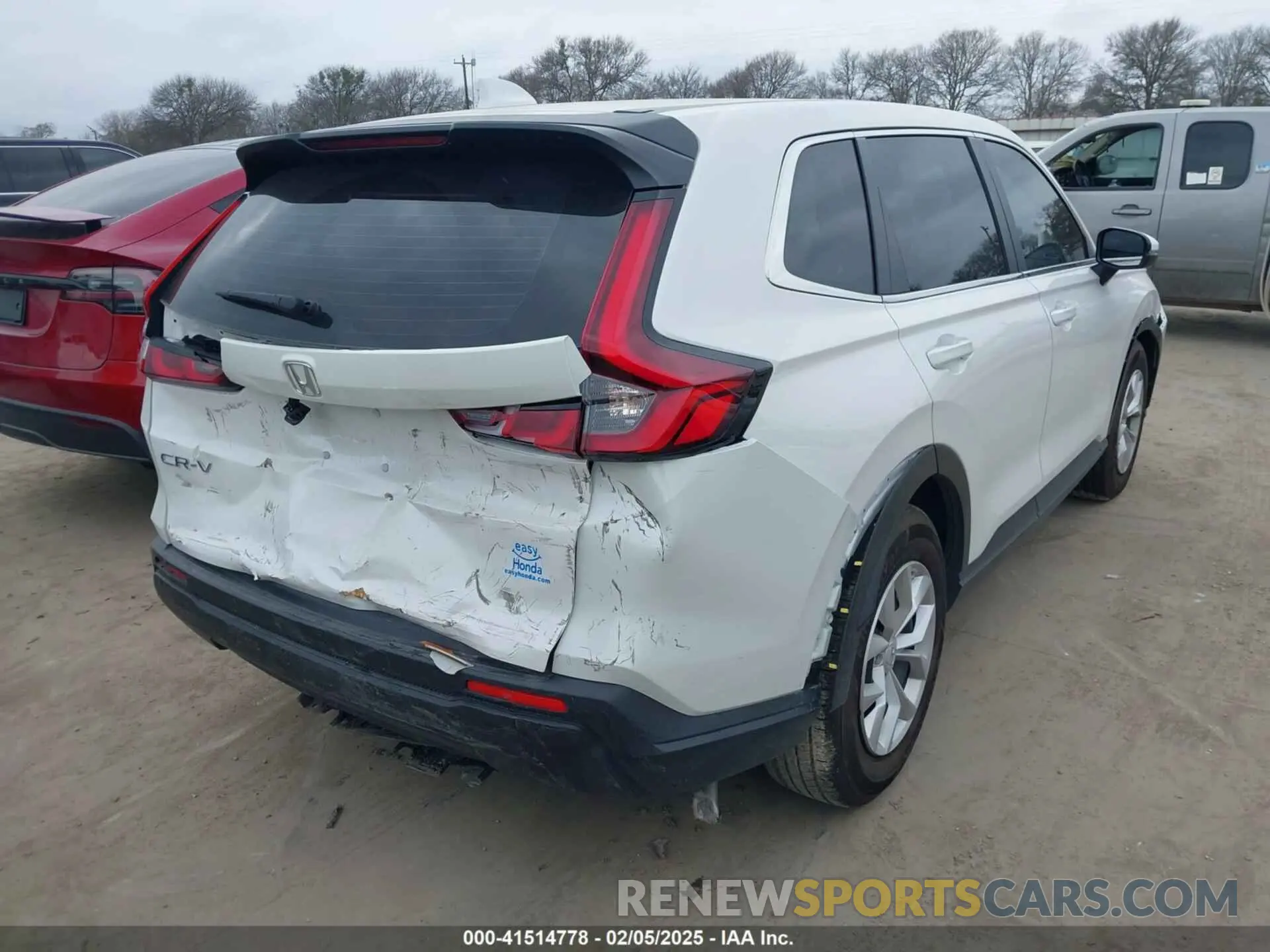 4 Photograph of a damaged car 2HKRS3H21RH323630 HONDA CR-V 2024