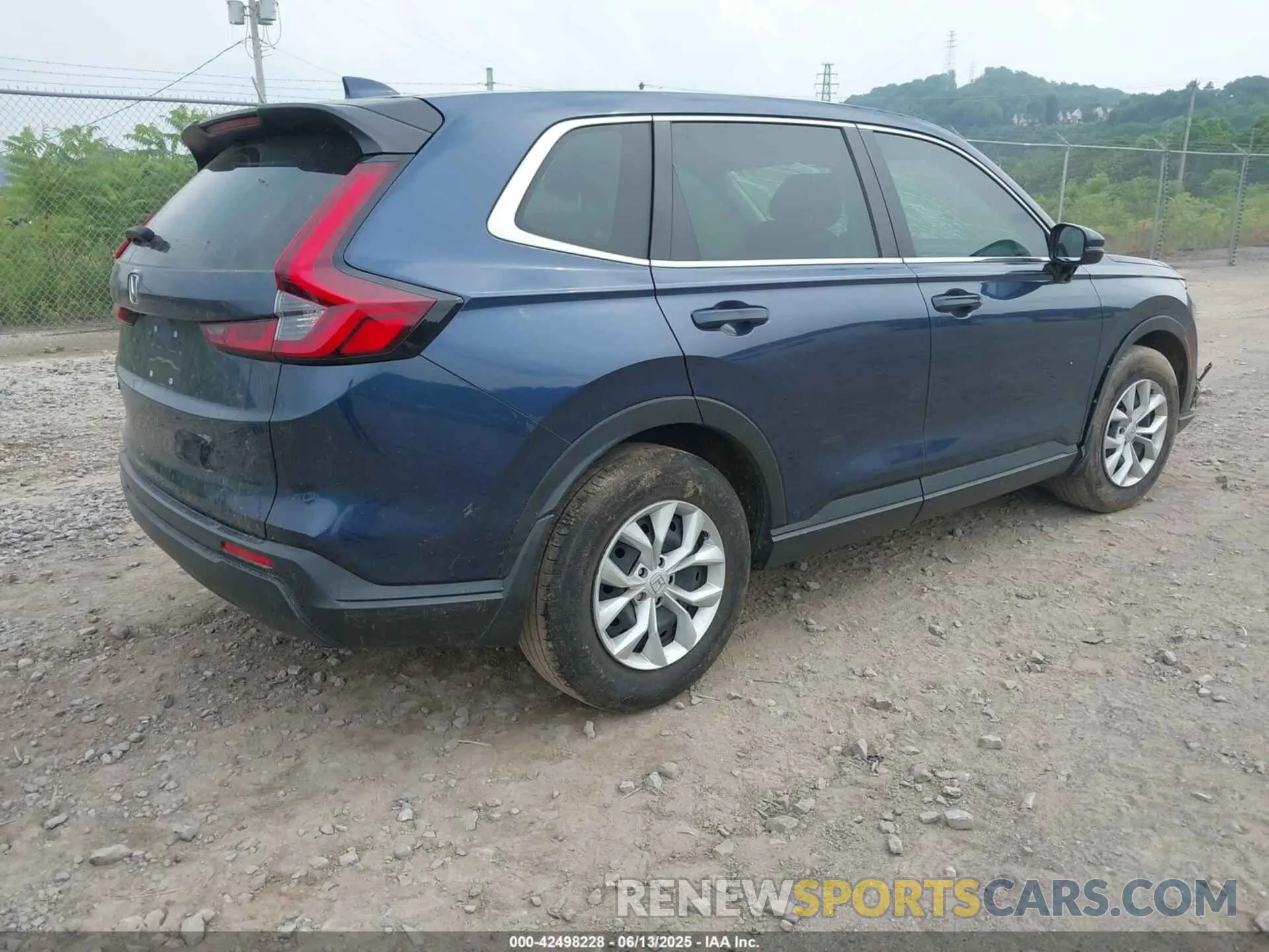 4 Photograph of a damaged car 2HKRS3H23RH315173 HONDA CR-V 2024