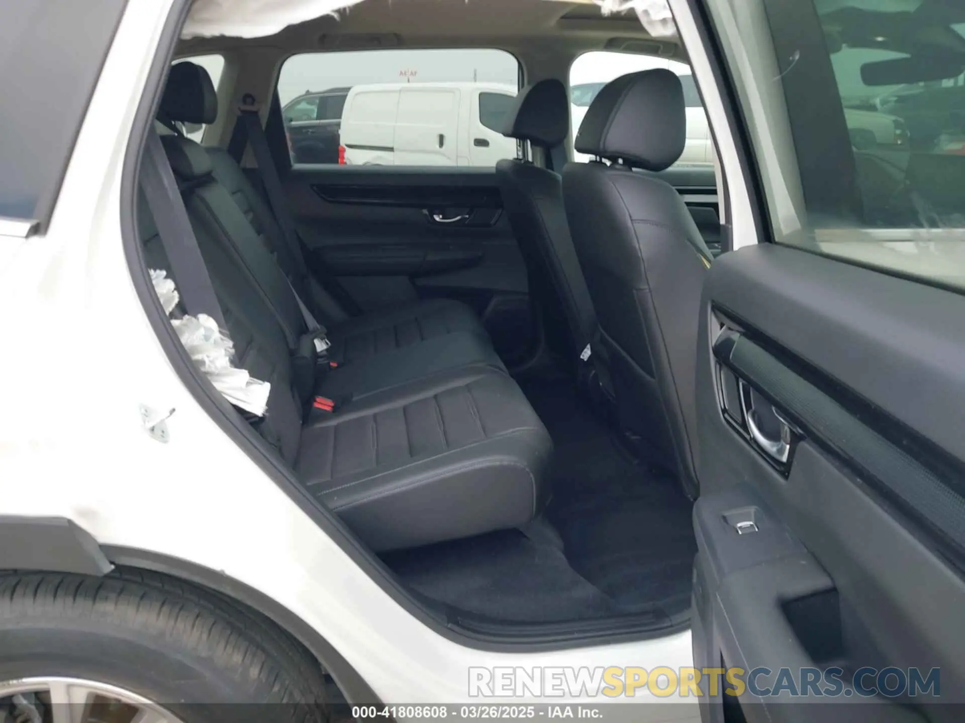 8 Photograph of a damaged car 2HKRS3H70RH320522 HONDA CR-V 2024