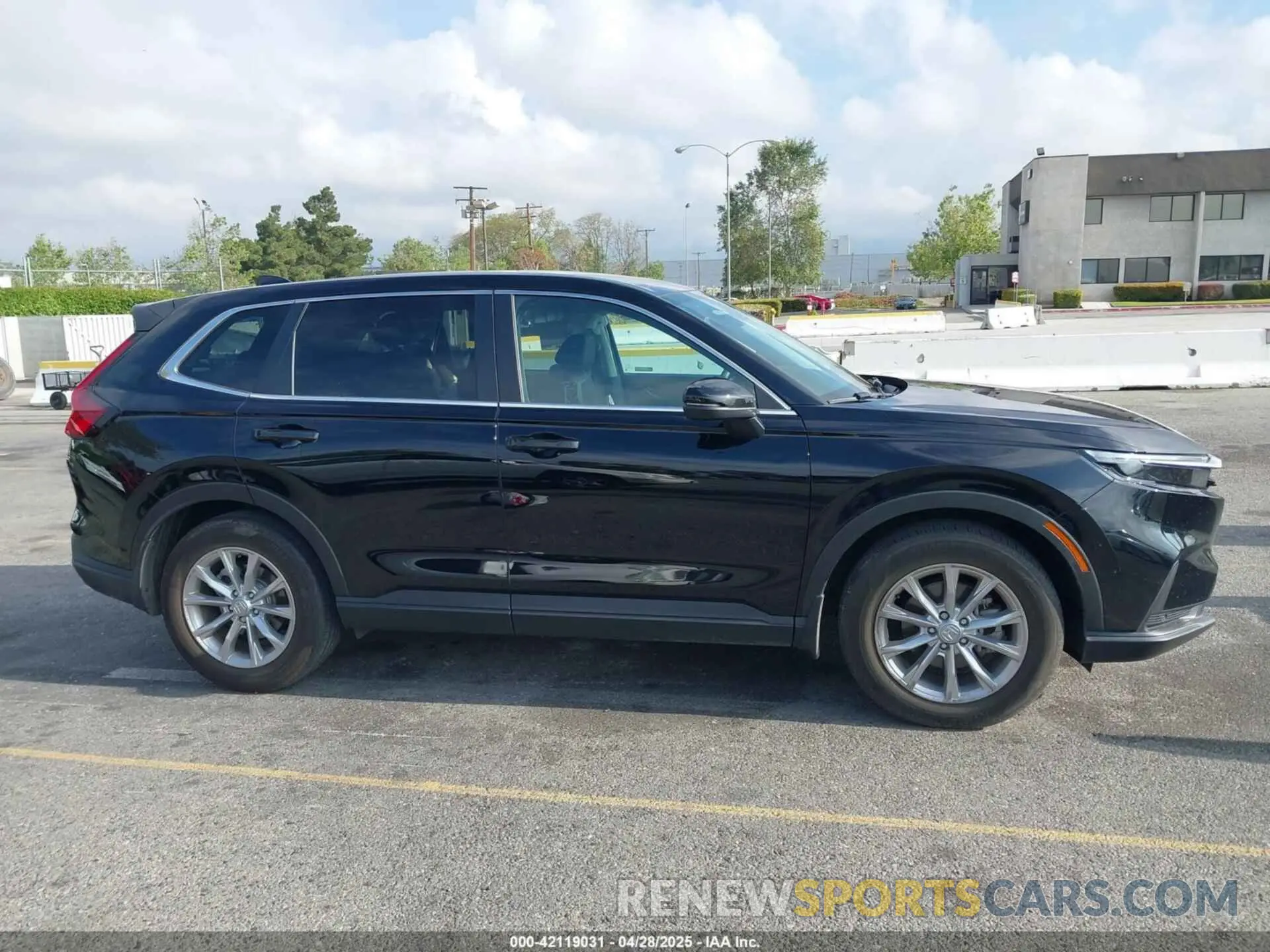 13 Фотография поврежденного автомобиля 2HKRS3H78RH305475 HONDA CR-V 2024