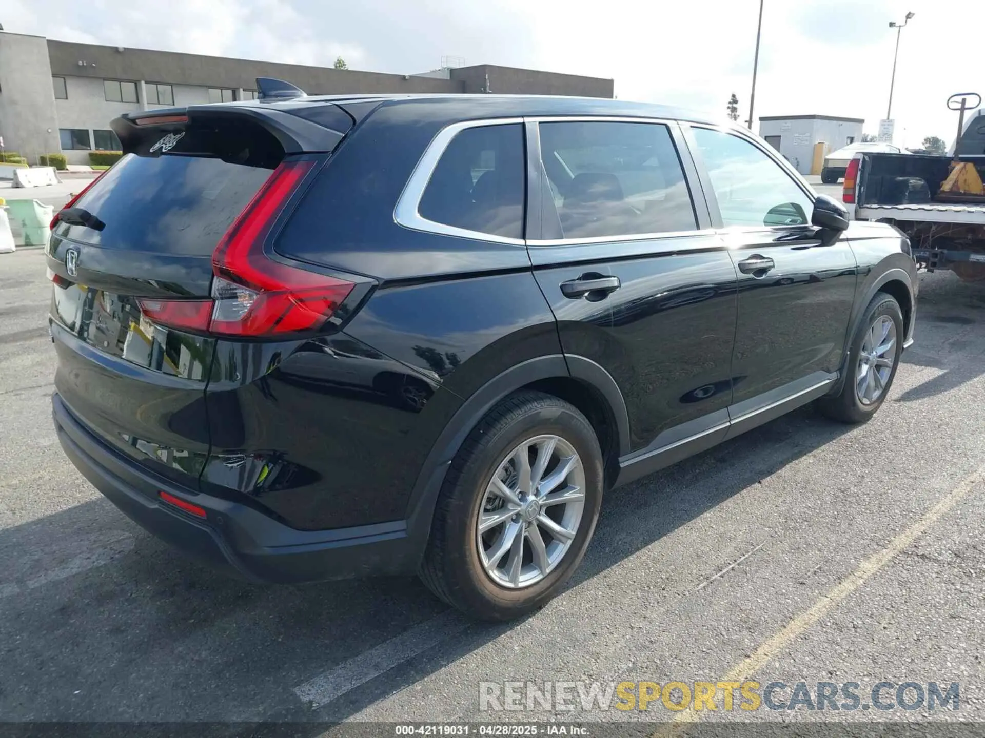 4 Фотография поврежденного автомобиля 2HKRS3H78RH305475 HONDA CR-V 2024