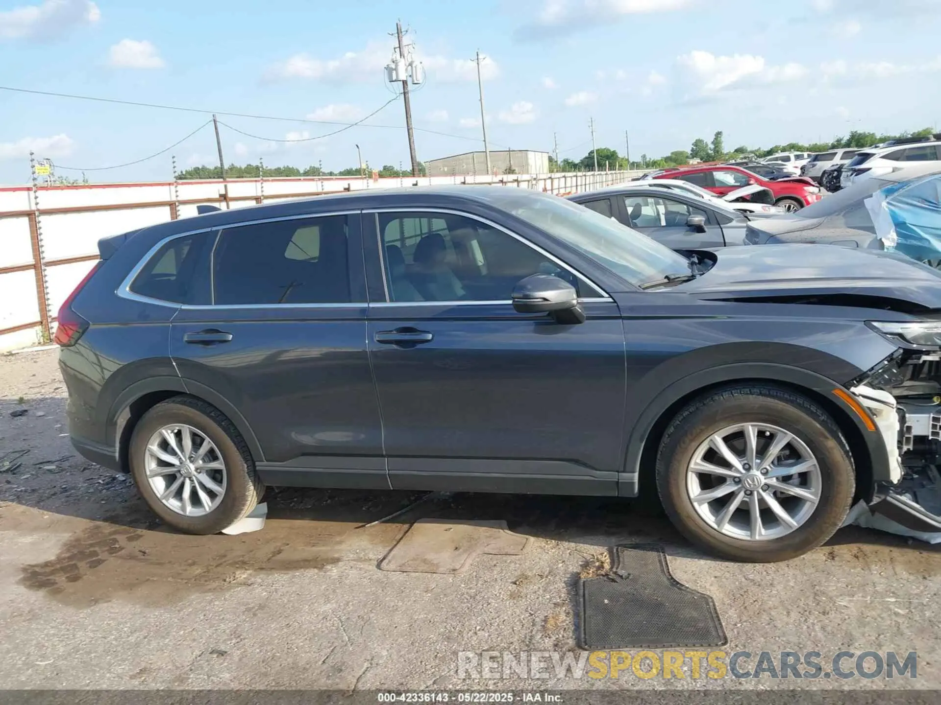 14 Photograph of a damaged car 2HKRS3H79RH321765 HONDA CR-V 2024
