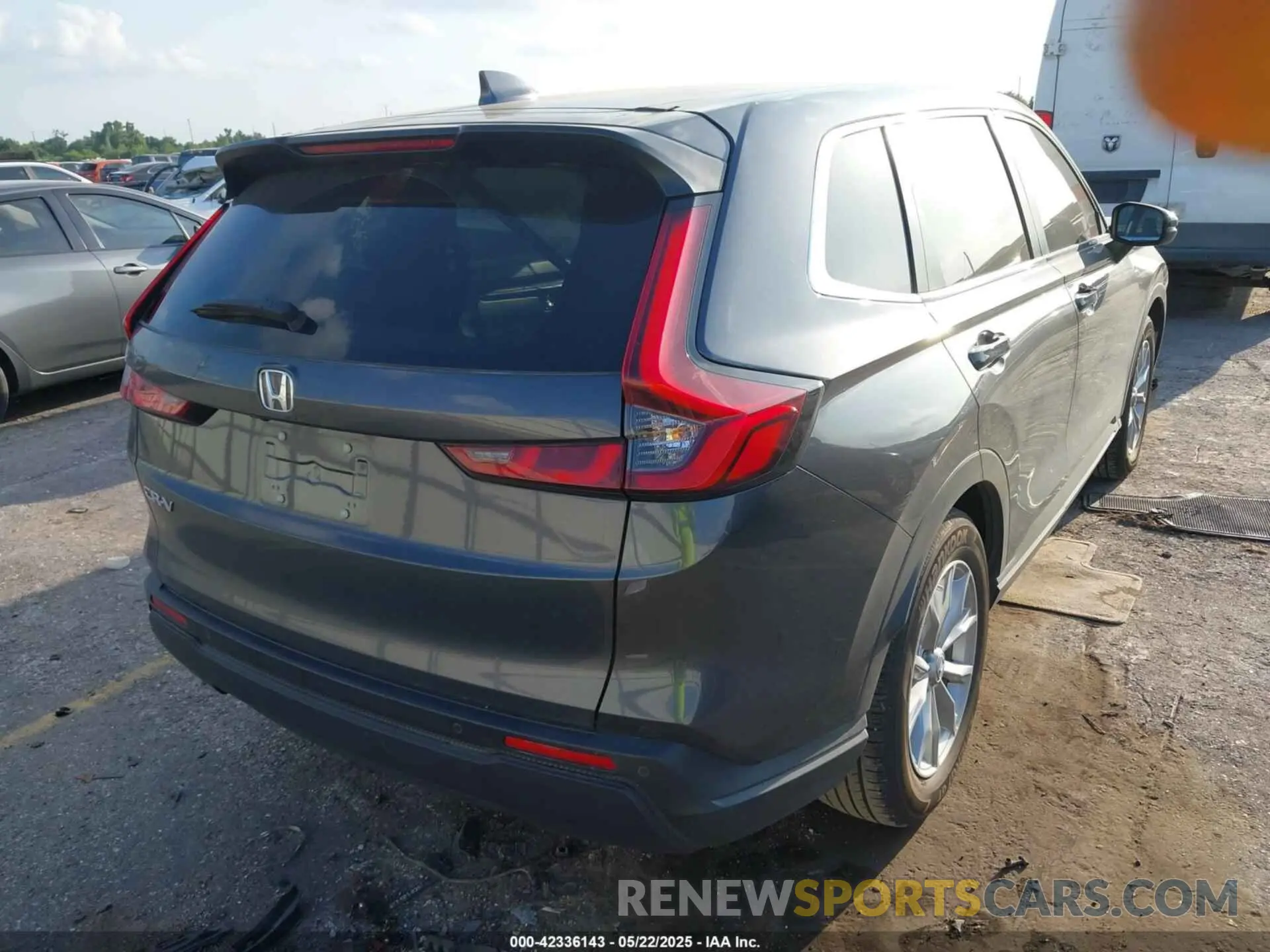 4 Photograph of a damaged car 2HKRS3H79RH321765 HONDA CR-V 2024