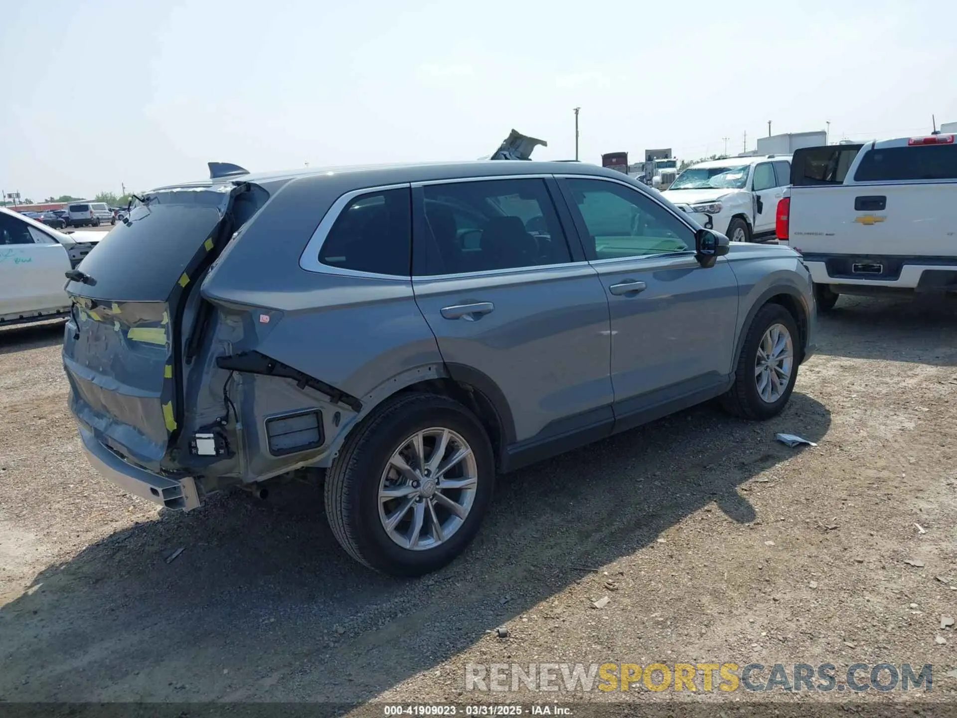4 Фотография поврежденного автомобиля 2HKRS3H7XRH321905 HONDA CR-V 2024