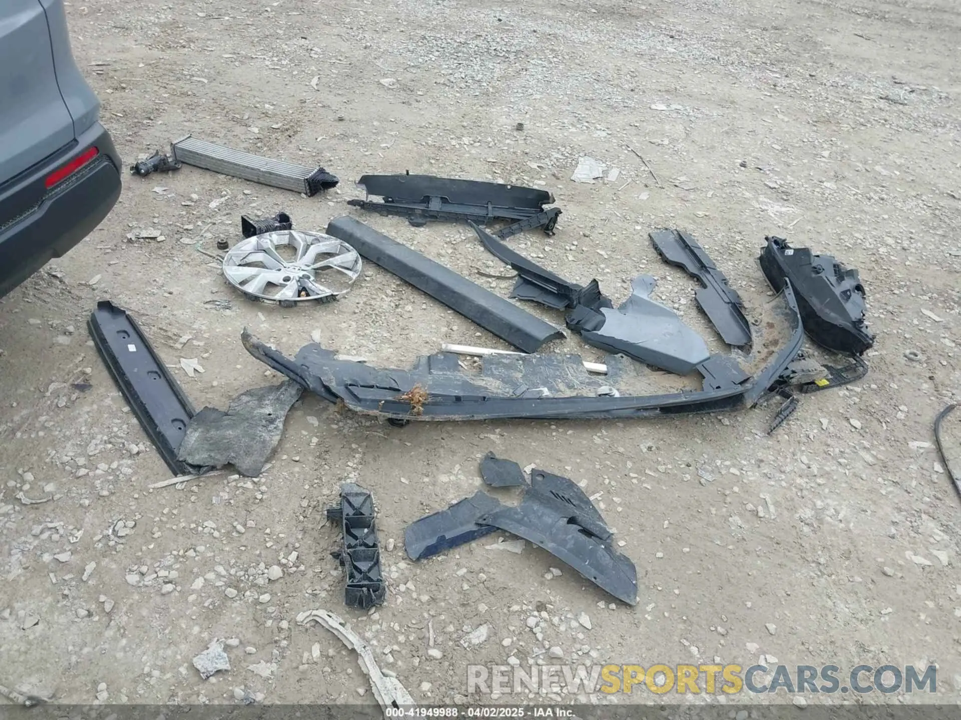 11 Photograph of a damaged car 2HKRS4H20RH403572 HONDA CR-V 2024