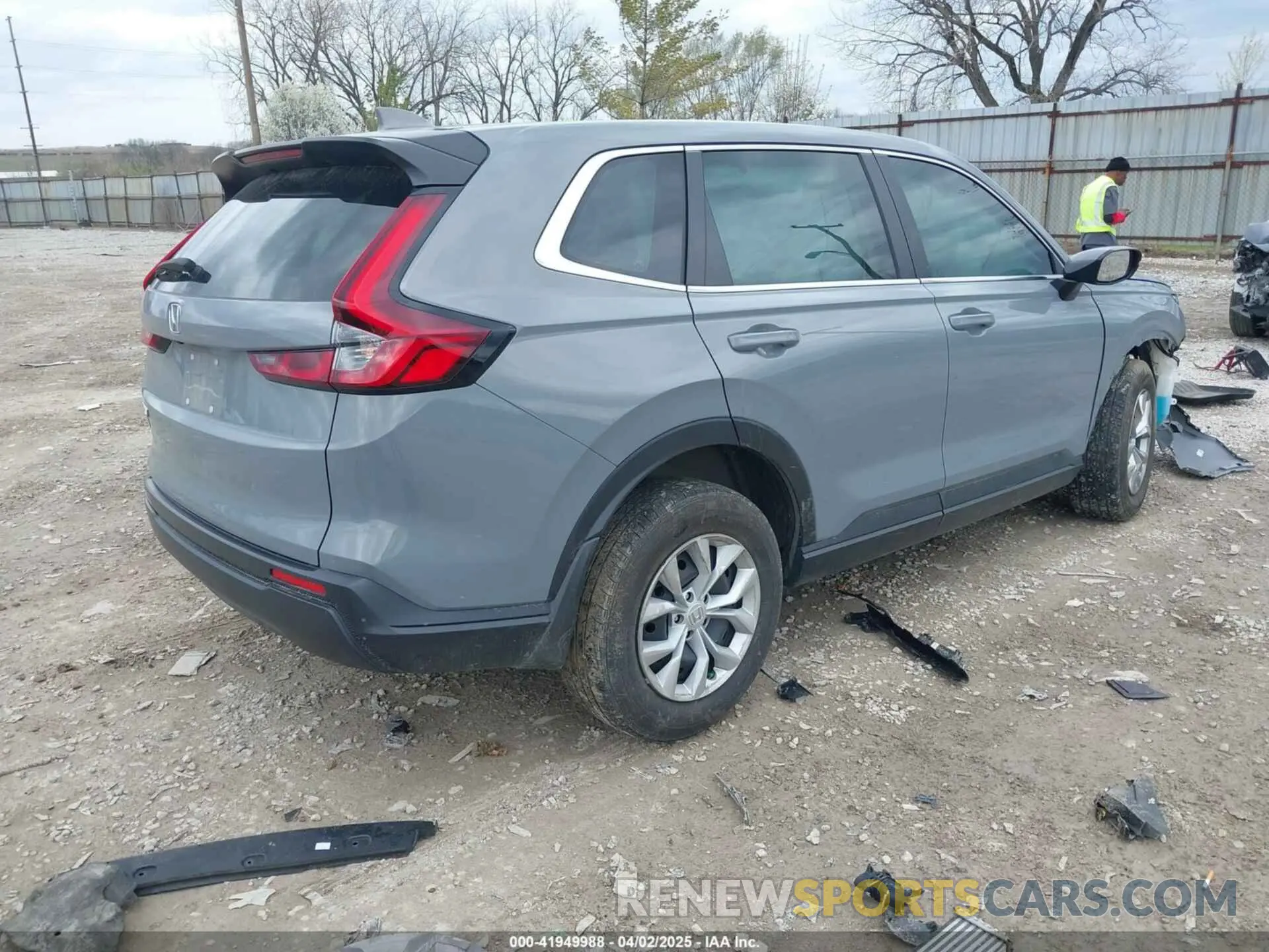 4 Photograph of a damaged car 2HKRS4H20RH403572 HONDA CR-V 2024