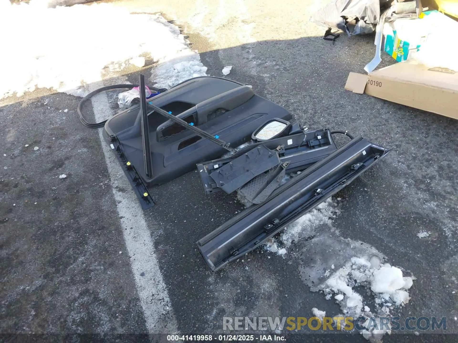 12 Photograph of a damaged car 2HKRS4H26RH444305 HONDA CR-V 2024