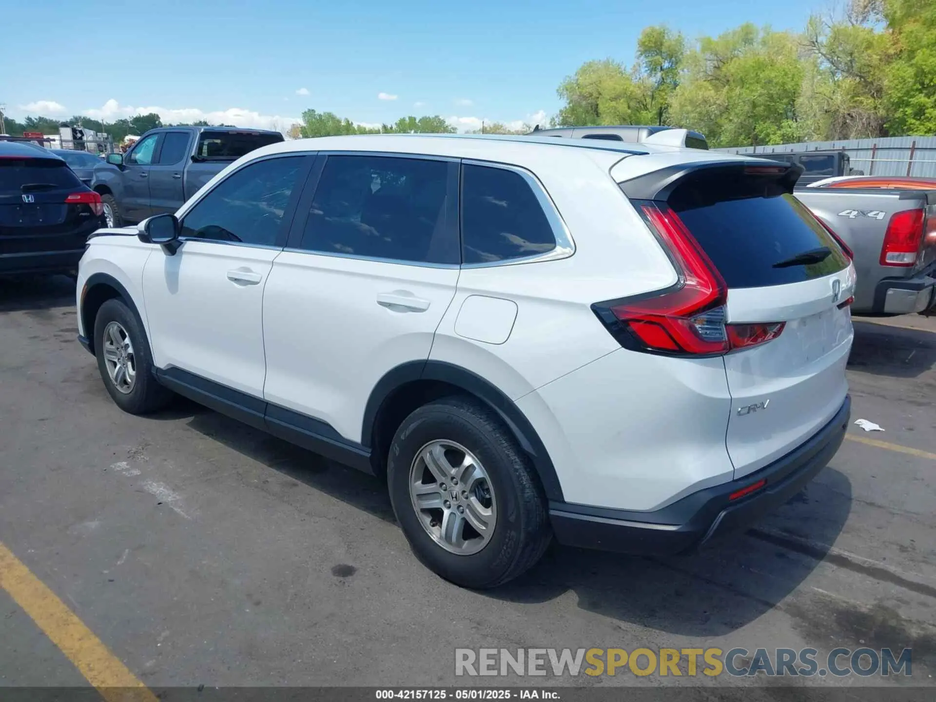 3 Фотография поврежденного автомобиля 2HKRS4H40RH442650 HONDA CR-V 2024