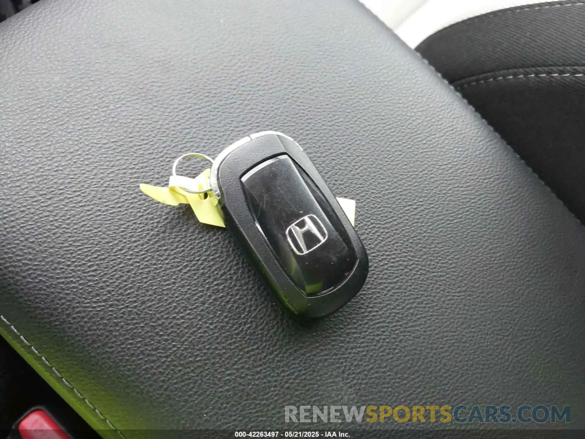 11 Photograph of a damaged car 2HKRS4H40RH454510 HONDA CR-V 2024