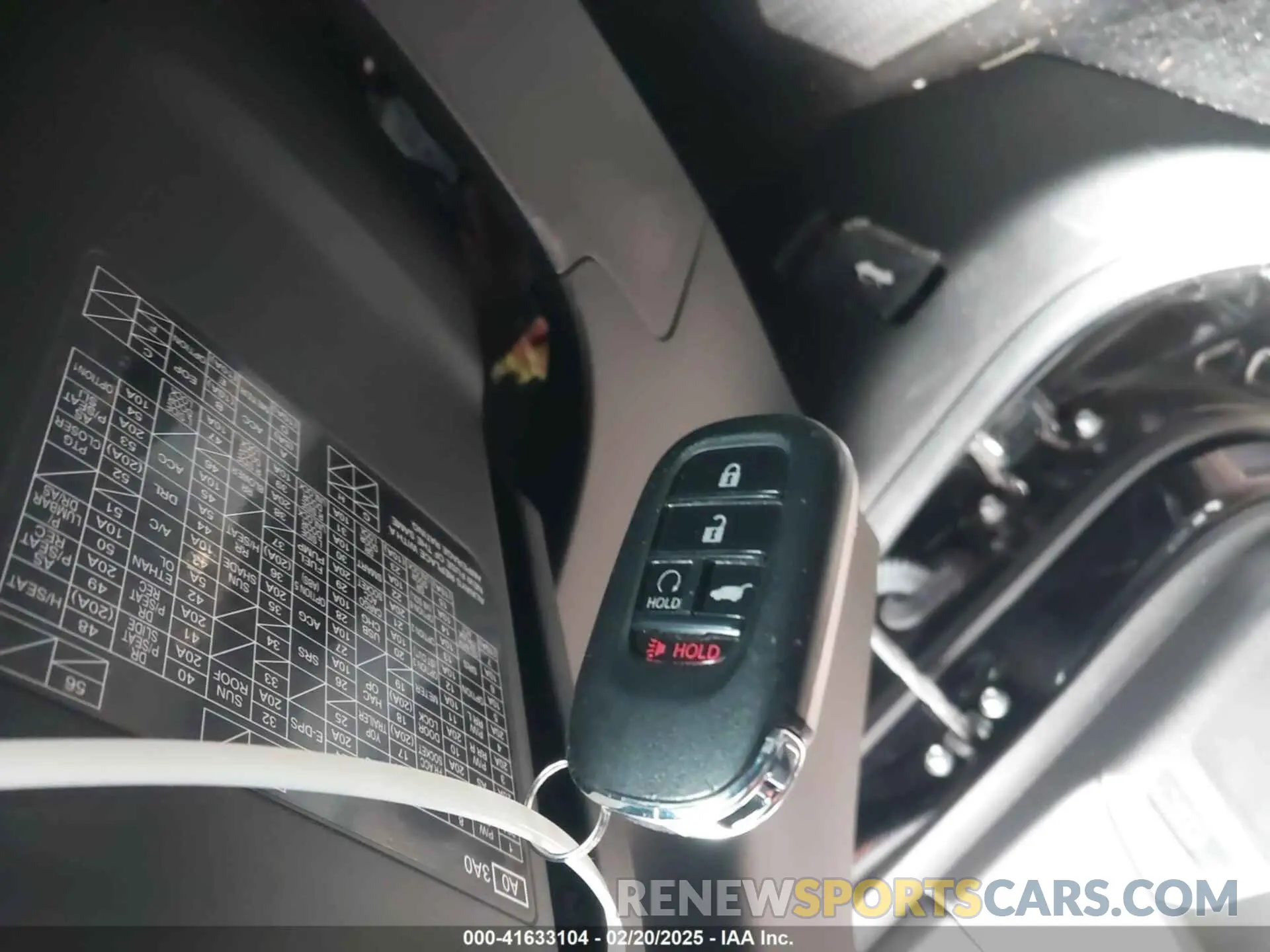 11 Фотография поврежденного автомобиля 2HKRS4H45RH456219 HONDA CR-V 2024