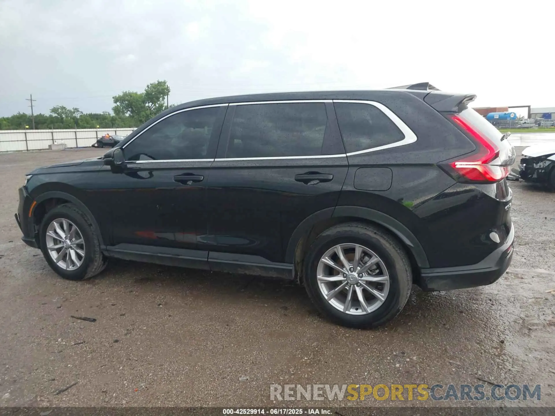 14 Photograph of a damaged car 2HKRS4H47RH442550 HONDA CR-V 2024