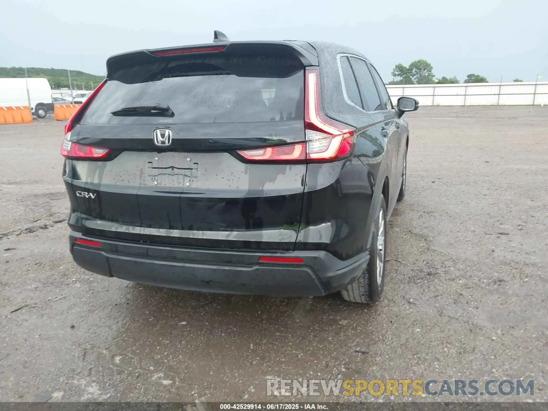4 Photograph of a damaged car 2HKRS4H47RH442550 HONDA CR-V 2024