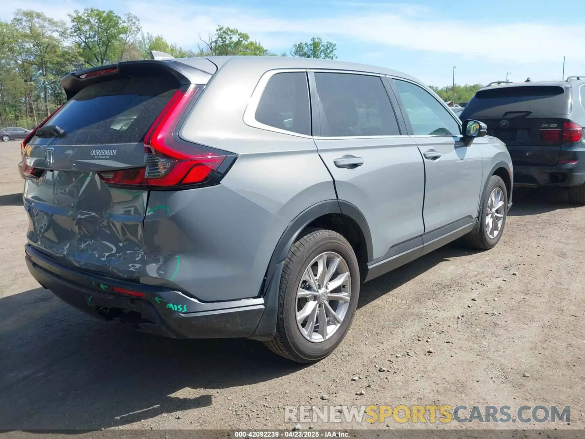 4 Photograph of a damaged car 2HKRS4H70RH434865 HONDA CR-V 2024