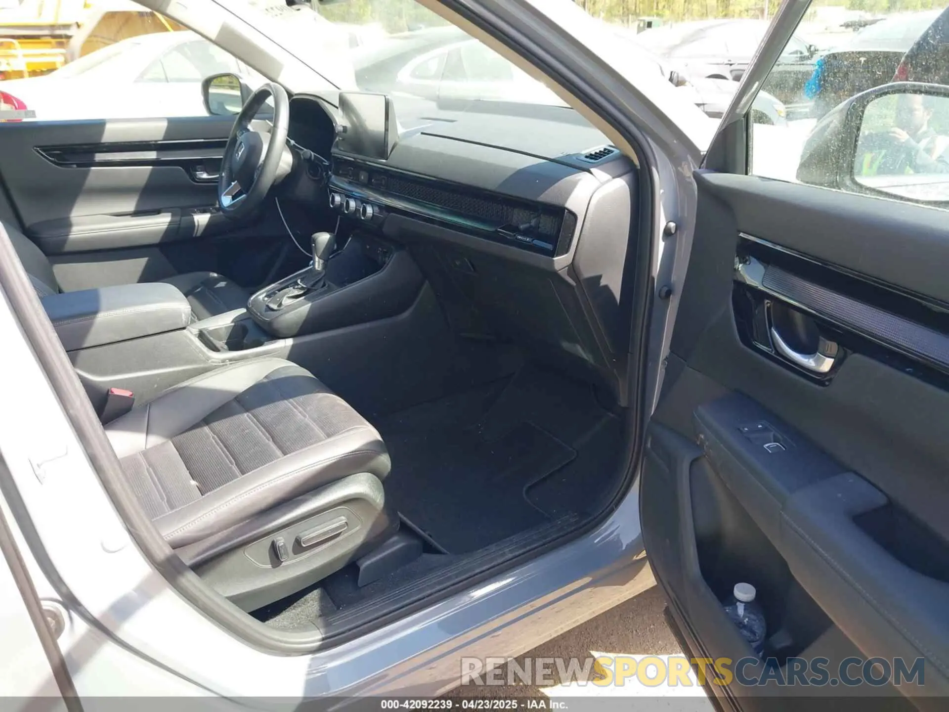 5 Photograph of a damaged car 2HKRS4H70RH434865 HONDA CR-V 2024