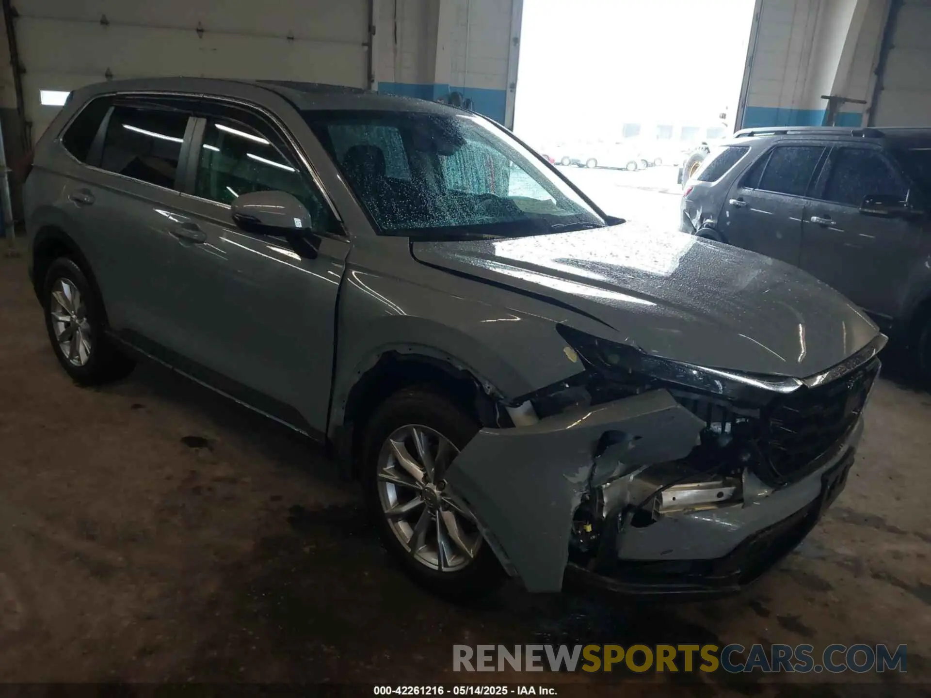 1 Photograph of a damaged car 2HKRS4H71RH484237 HONDA CR-V 2024