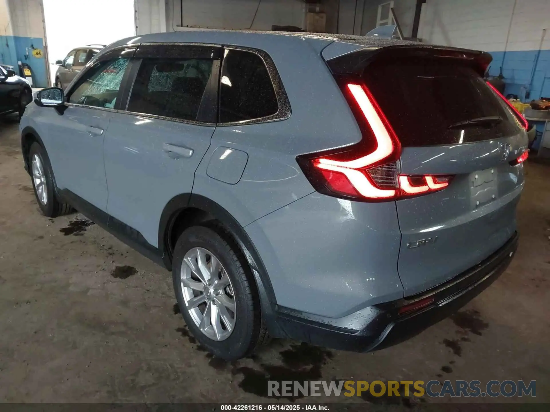 3 Photograph of a damaged car 2HKRS4H71RH484237 HONDA CR-V 2024