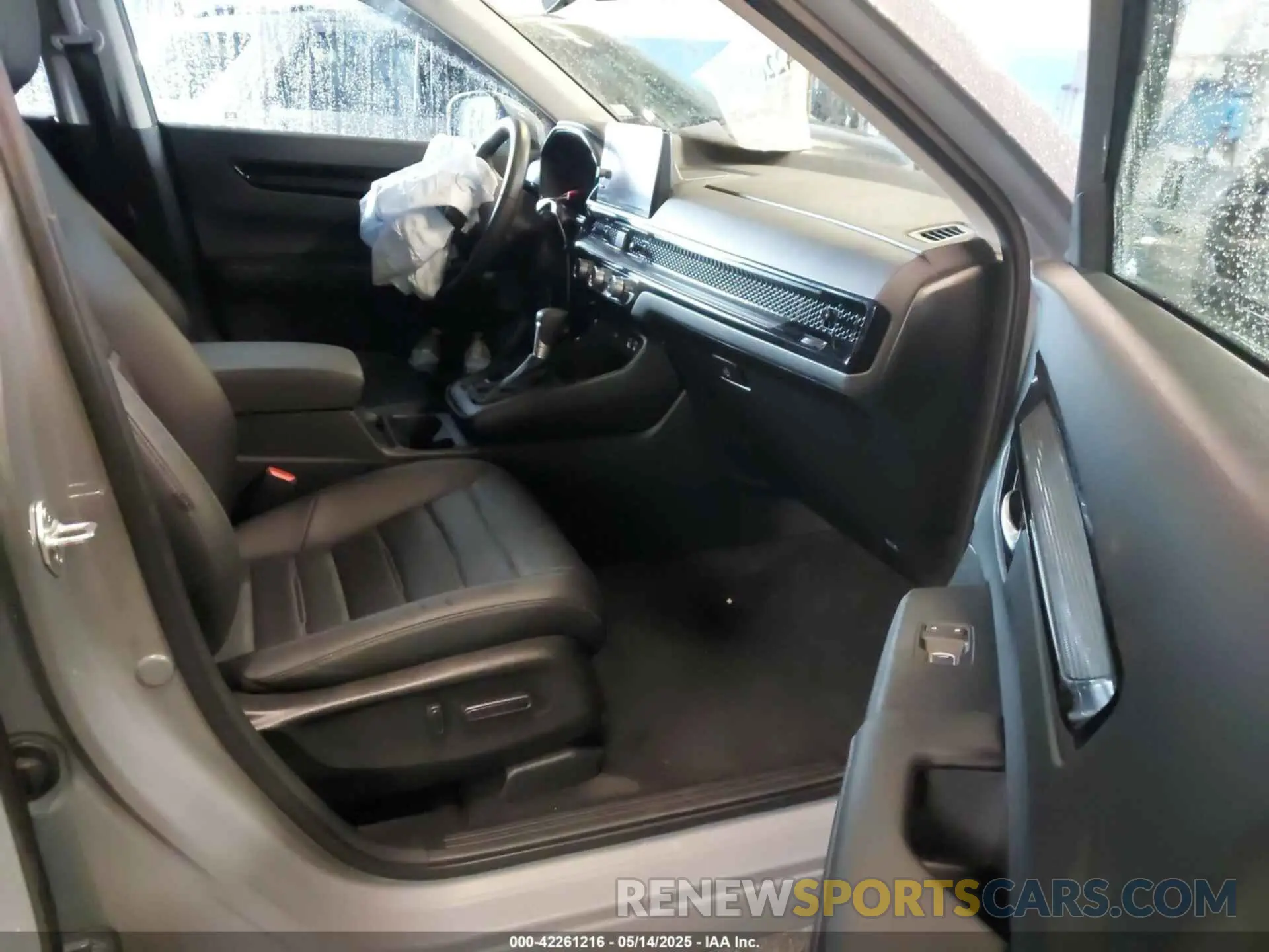 5 Photograph of a damaged car 2HKRS4H71RH484237 HONDA CR-V 2024