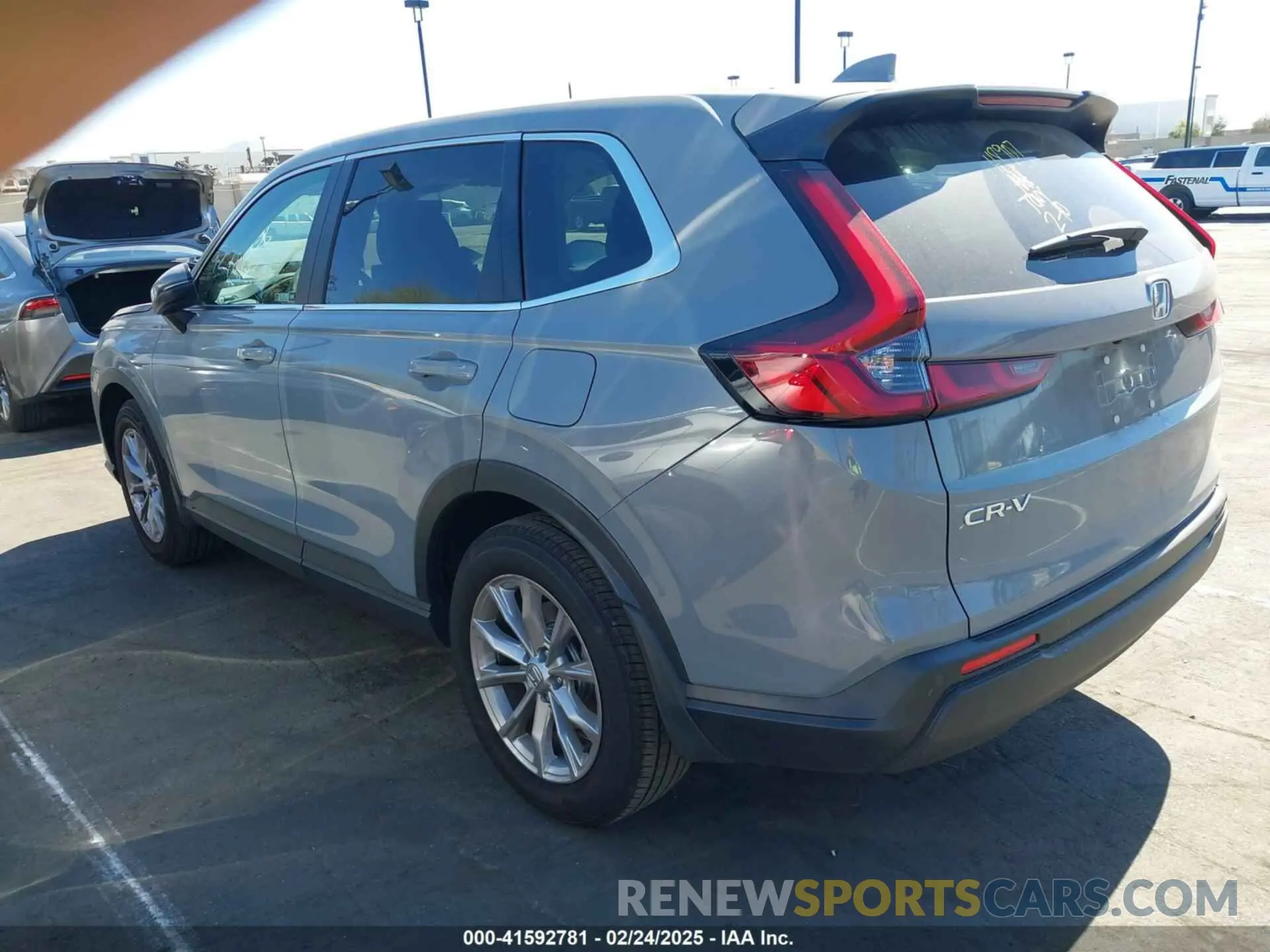 3 Фотография поврежденного автомобиля 2HKRS4H77RH435818 HONDA CR-V 2024