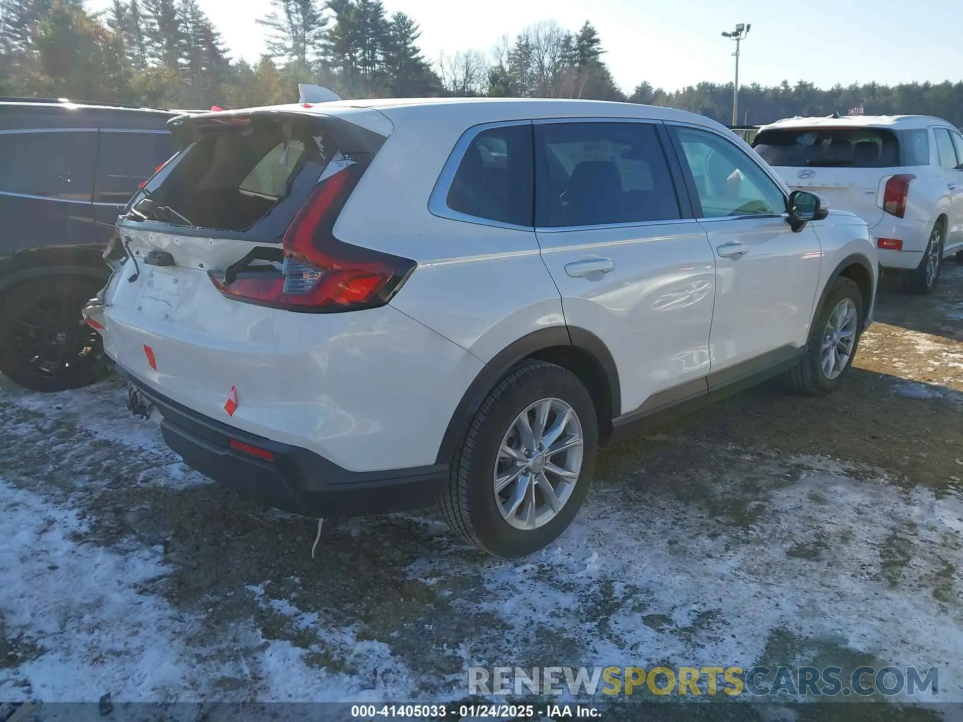4 Photograph of a damaged car 2HKRS4H78RH421233 HONDA CR-V 2024