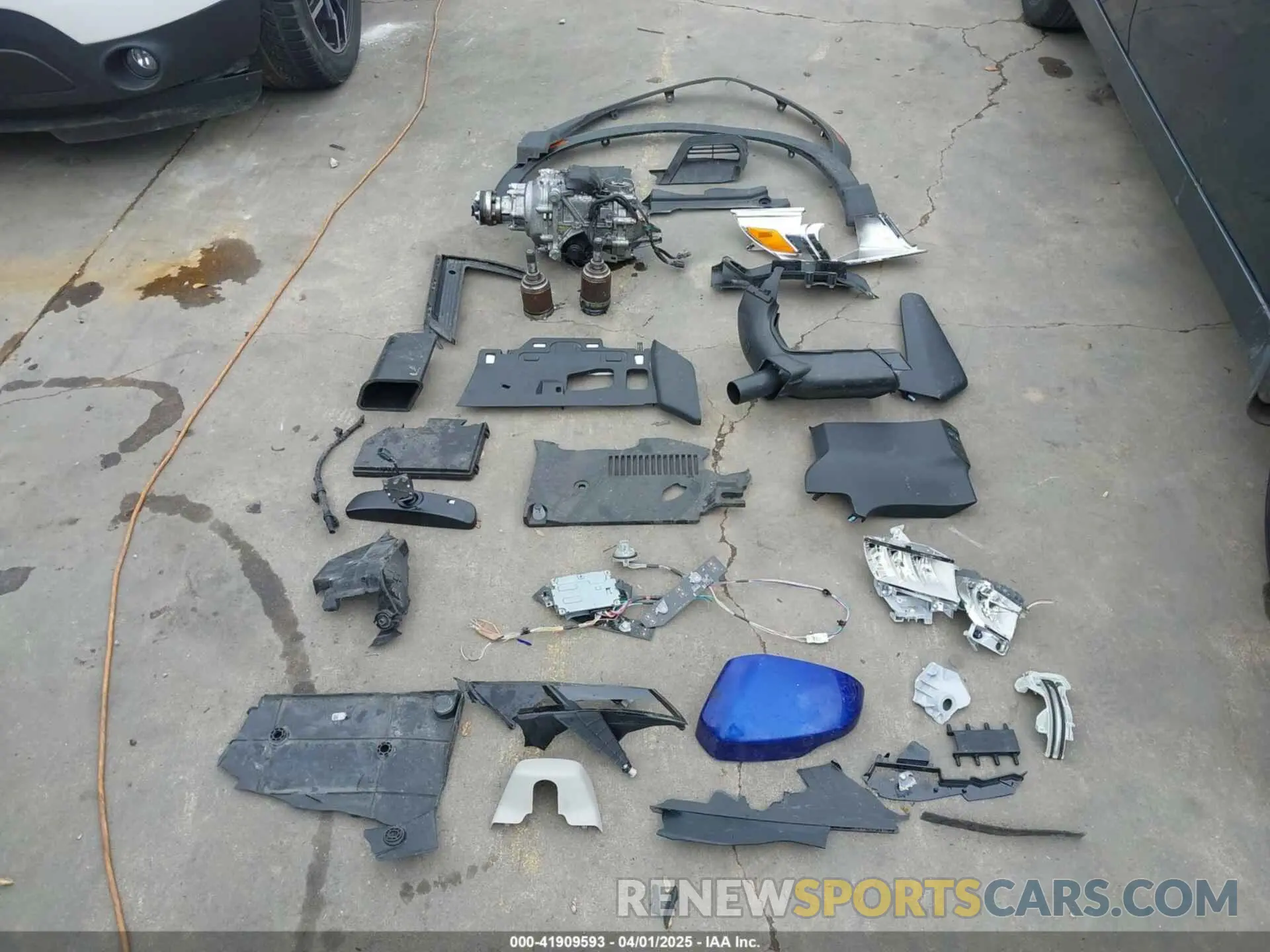 11 Фотография поврежденного автомобиля 2HKRS4H78RH459237 HONDA CR-V 2024