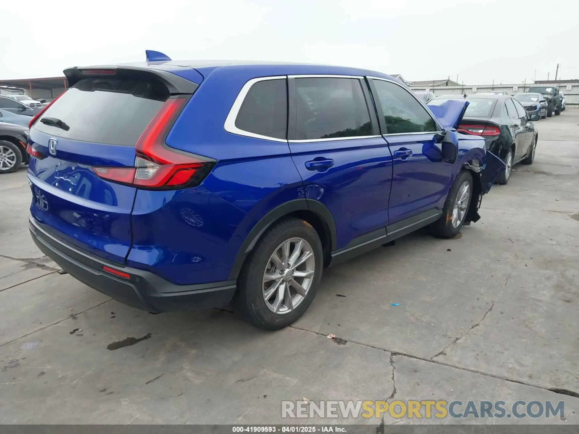 4 Фотография поврежденного автомобиля 2HKRS4H78RH459237 HONDA CR-V 2024