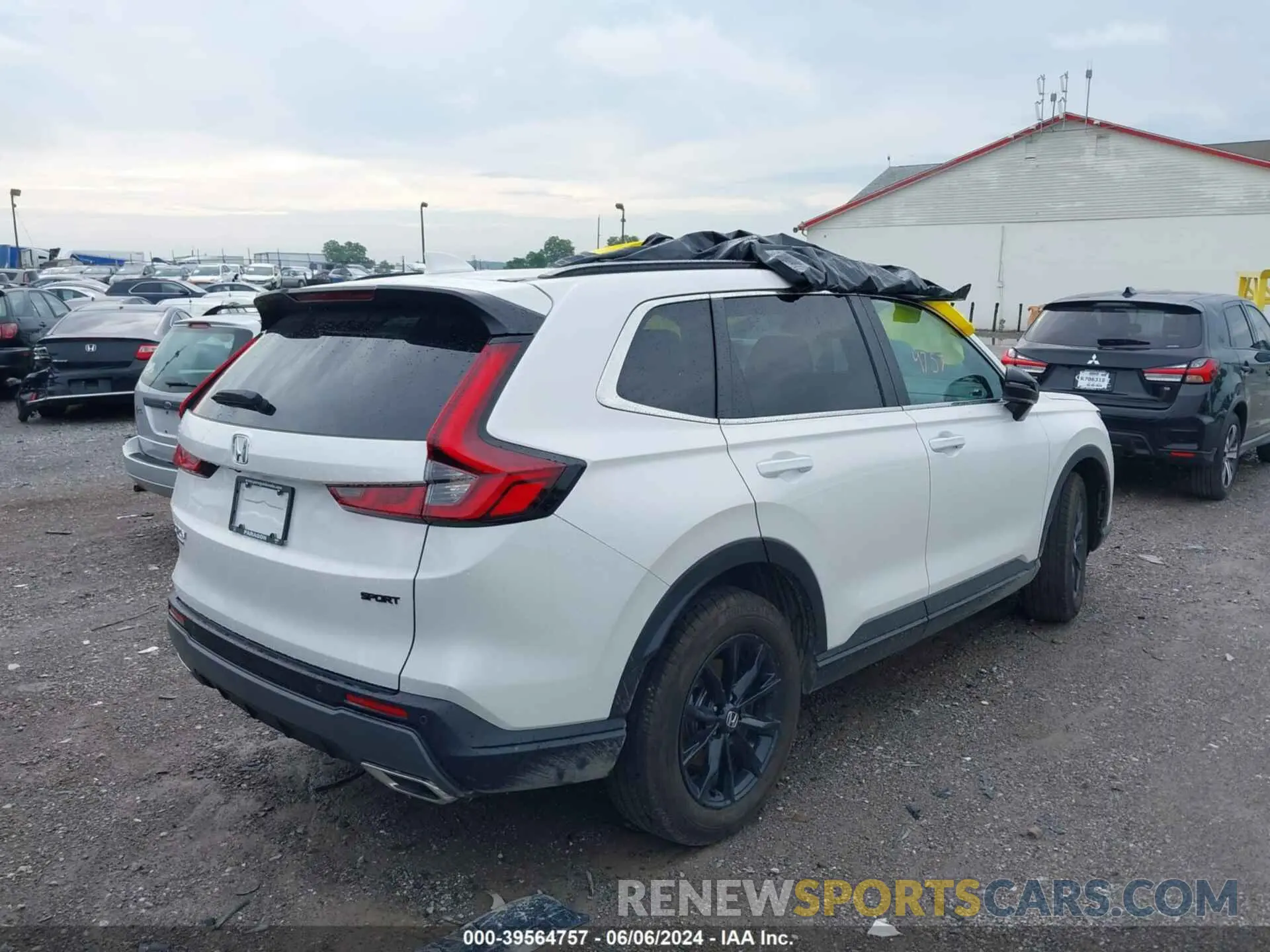 4 Photograph of a damaged car 2HKRS6H81RH807478 HONDA CR-V 2024