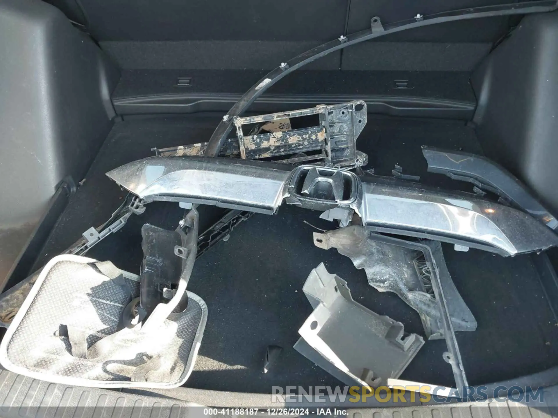 12 Photograph of a damaged car 2HKRS6H89RH802240 HONDA CR-V 2024
