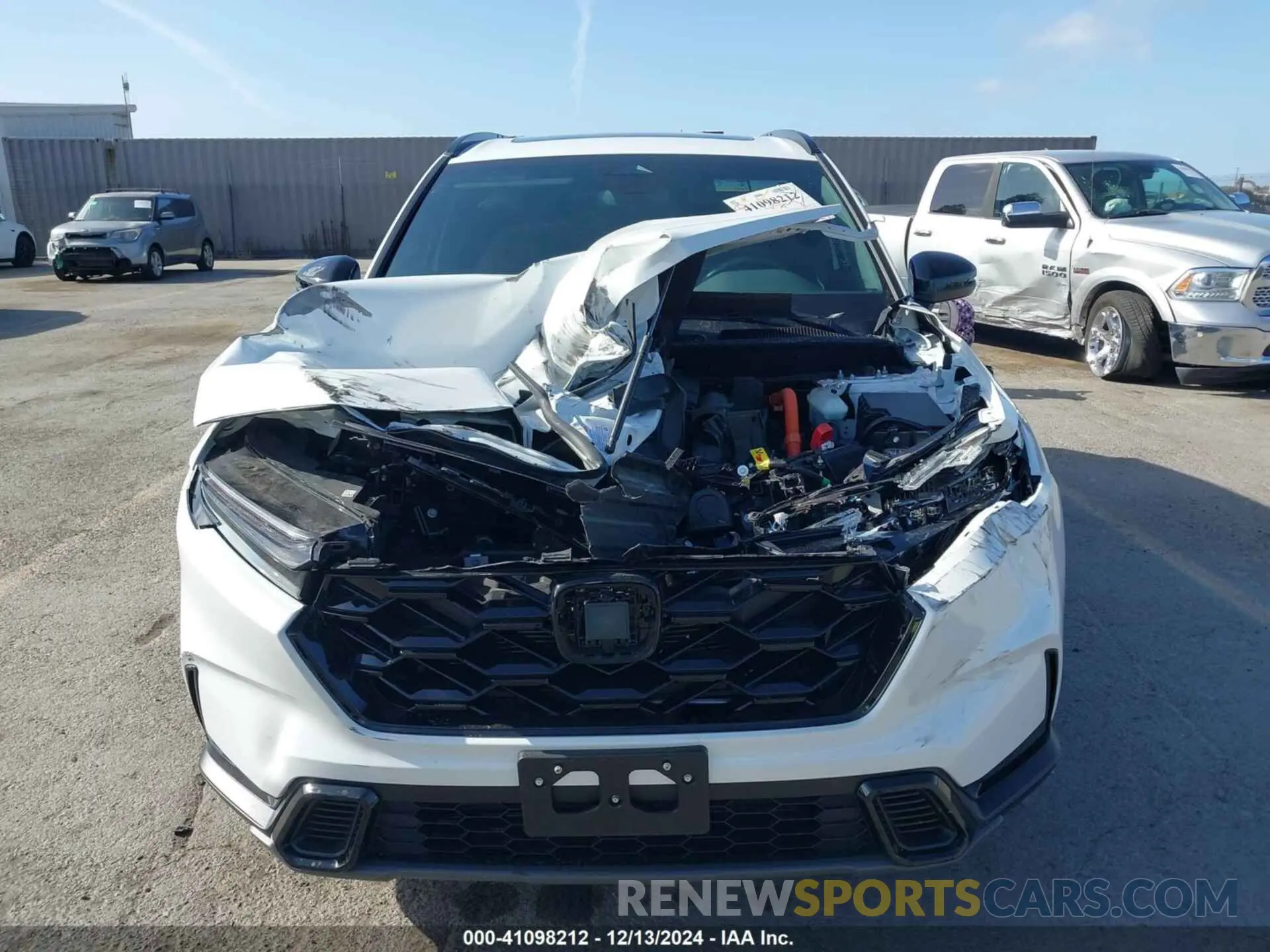 12 Photograph of a damaged car 7FARS5H50RE036773 HONDA CR-V 2024