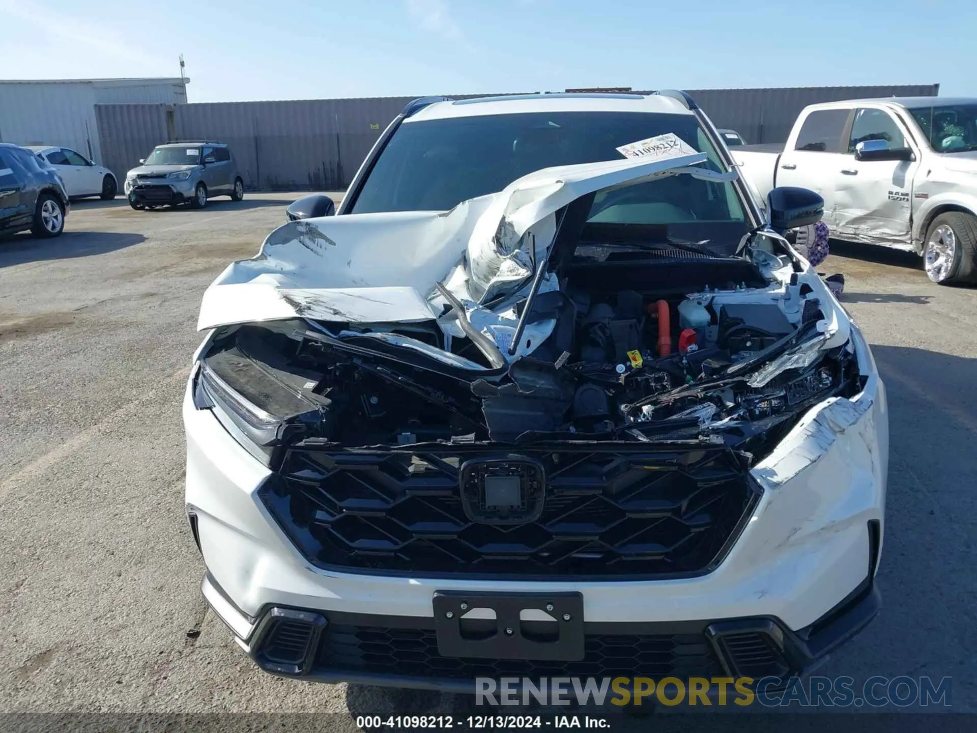 6 Photograph of a damaged car 7FARS5H50RE036773 HONDA CR-V 2024